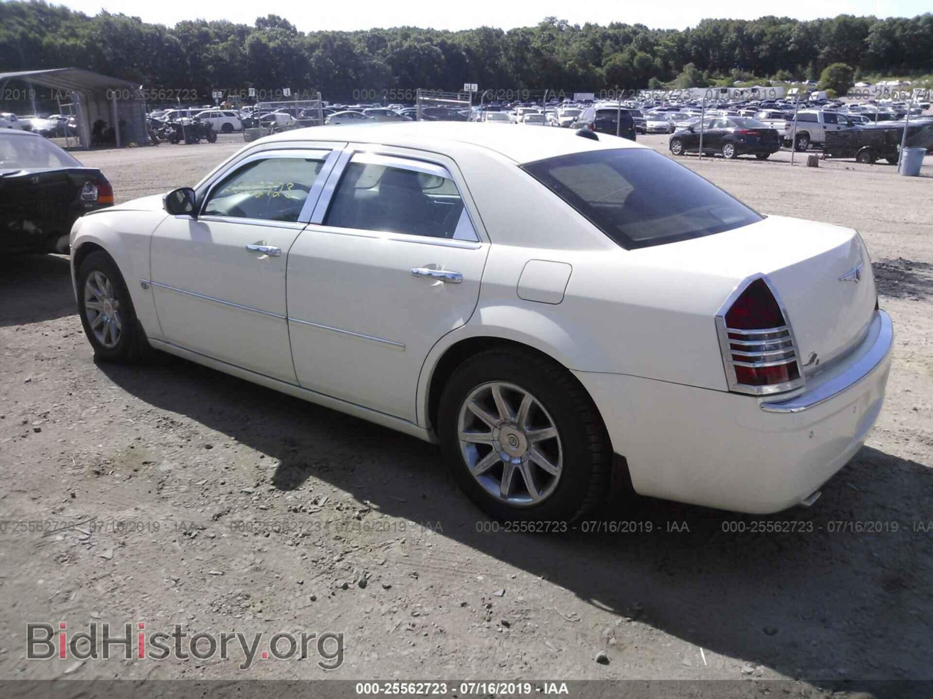 2005 CHRYSLER 300C - VIN: 2C3AA63H65H633020 - Фото 3
