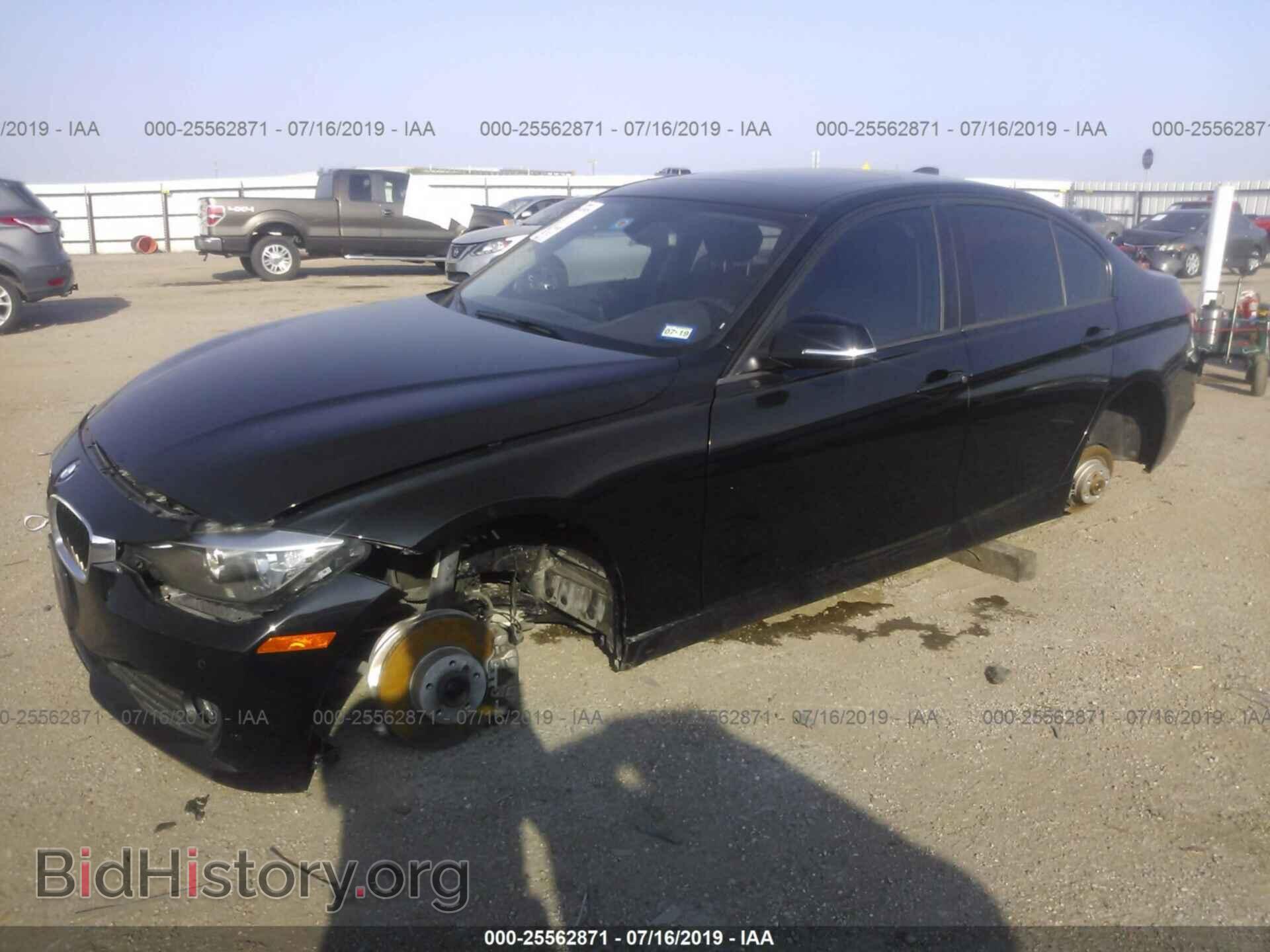 2015 BMW 328 - VIN: WBA3D3C50FK158214 - Фото 2