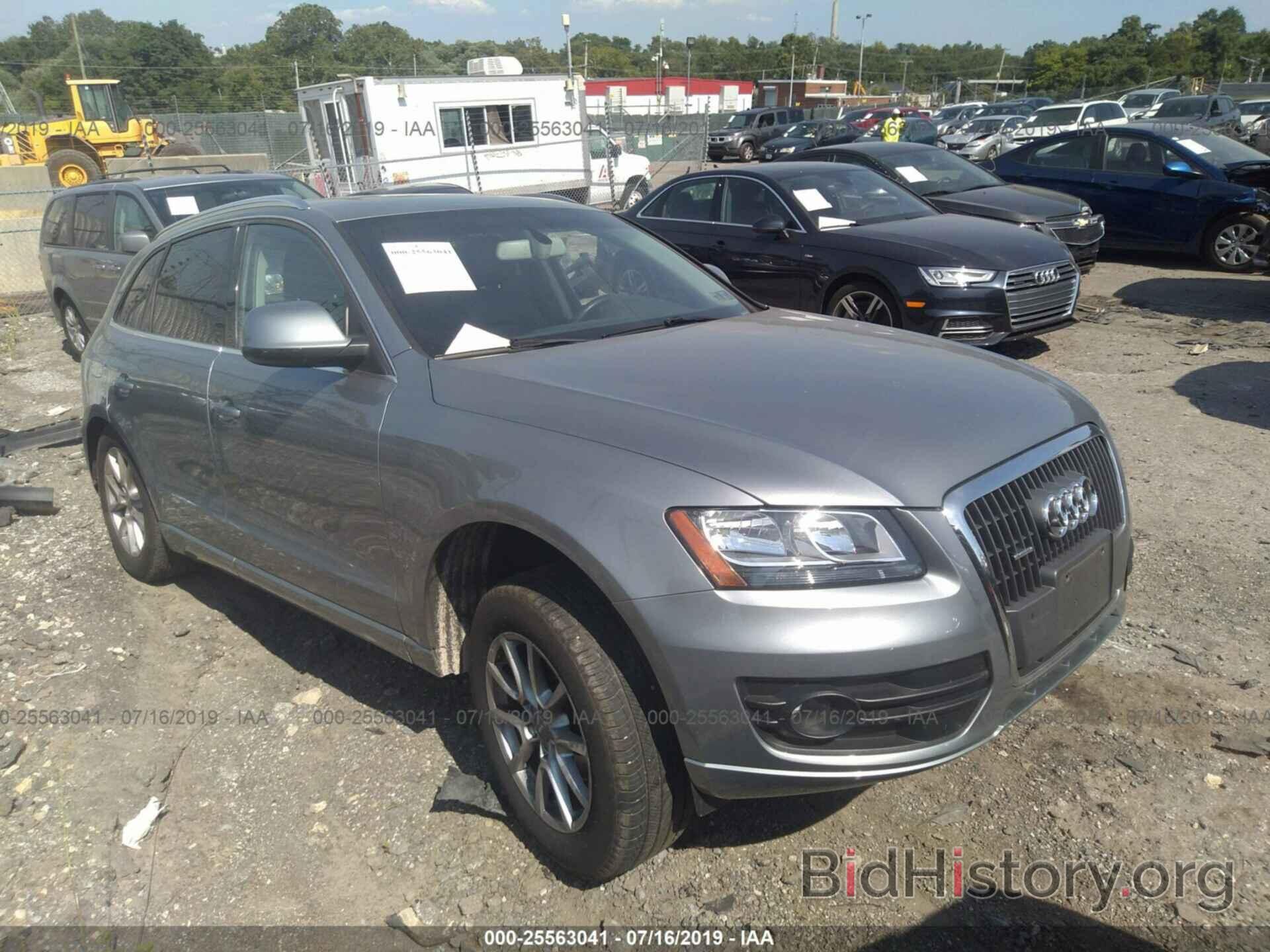 Фотография WA1CFAFPXBA109403 - AUDI Q5 2011