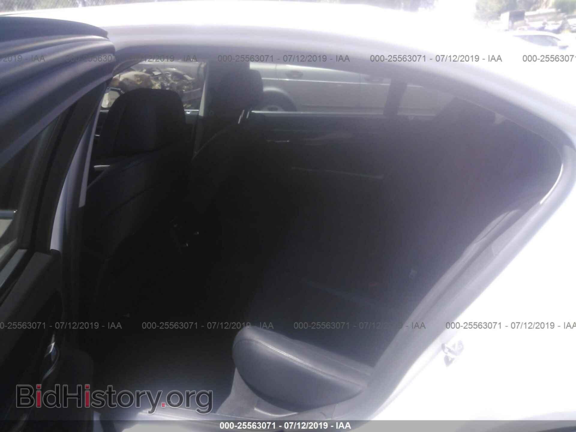 2011 BMW 740 - VIN: WBAKB4C54BC575248 - Фото 8