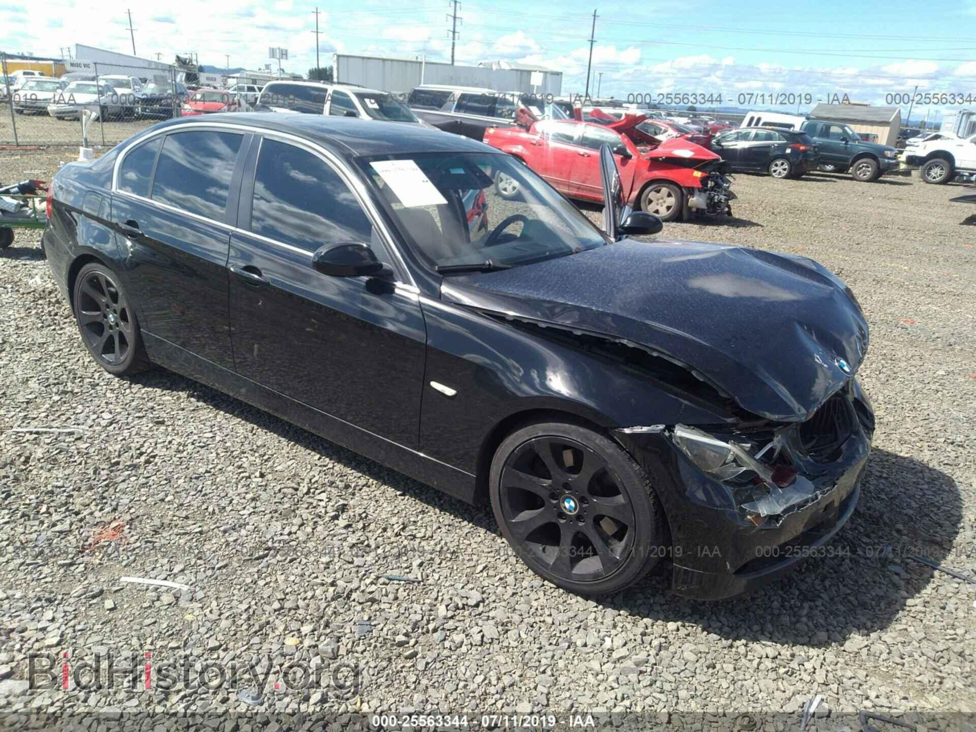 Photo WBAVB33596PS16158 - BMW 330 2006