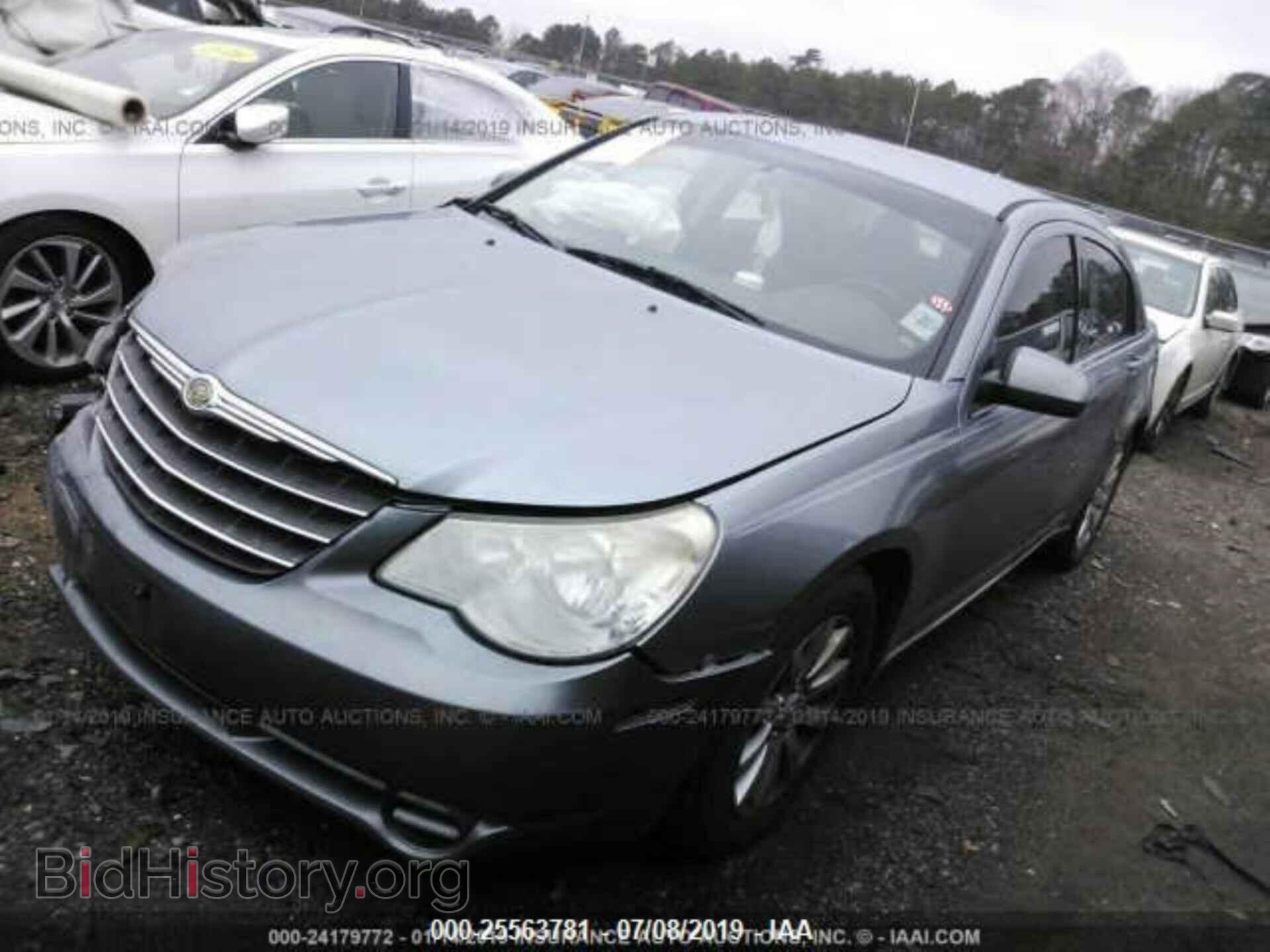 2010 CHRYSLER SEBRING - VIN: 1C3CC5FB7AN216866 - Фото 2