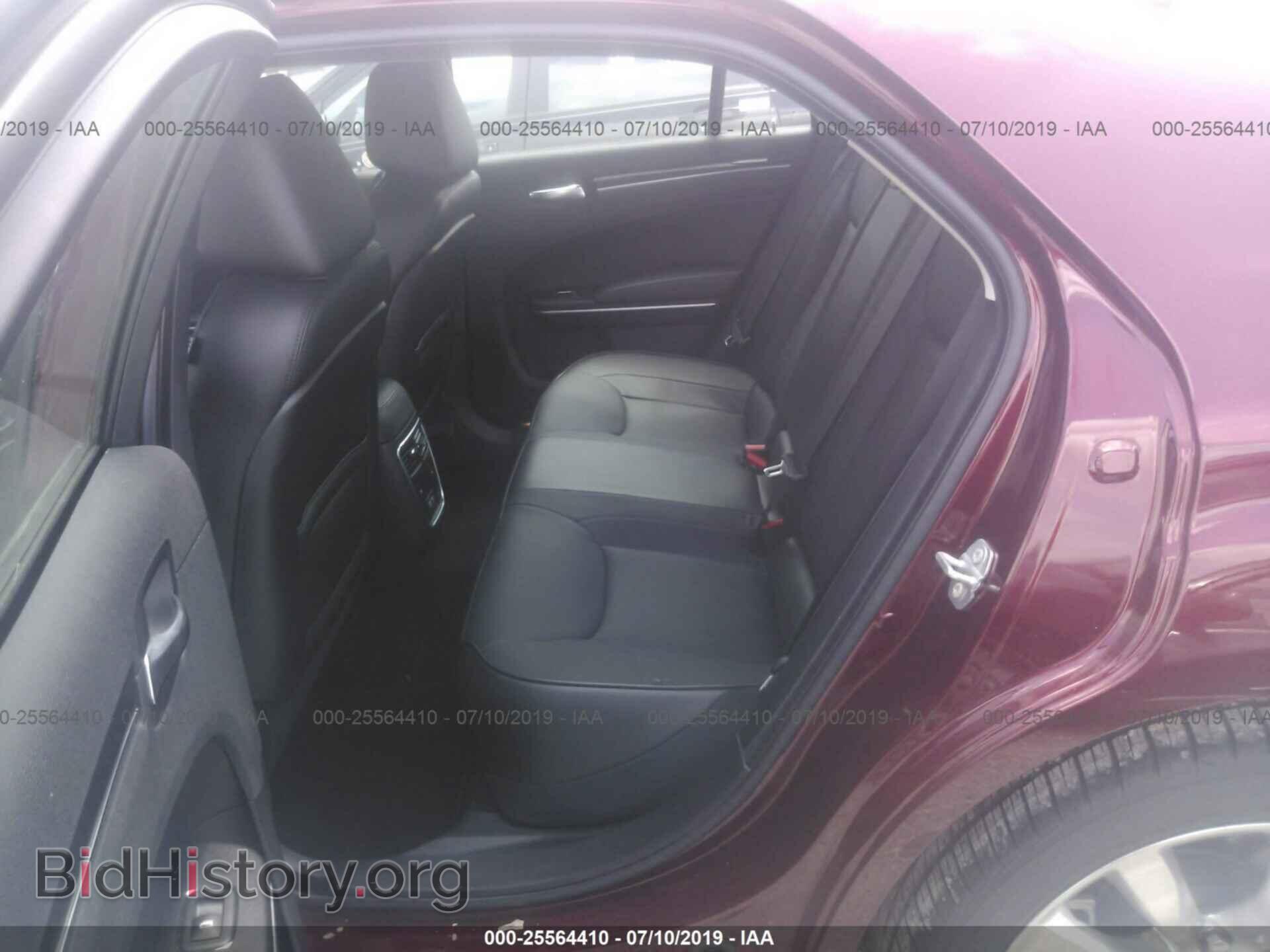 2019 CHRYSLER 300 - VIN: 2C3CCAEG6KH631256 - Фото 8