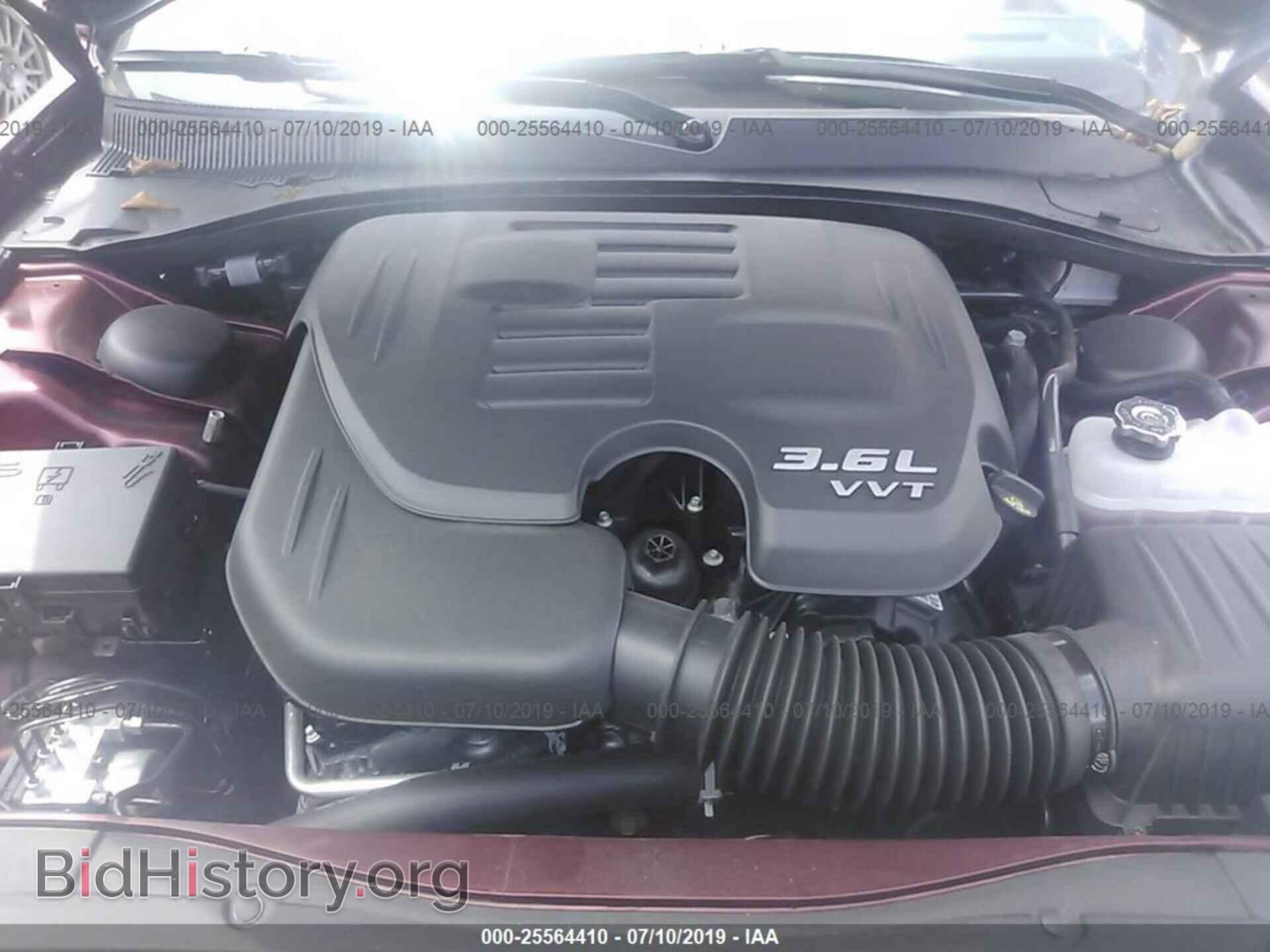 2019 CHRYSLER 300 - VIN: 2C3CCAEG6KH631256 - Фото 10