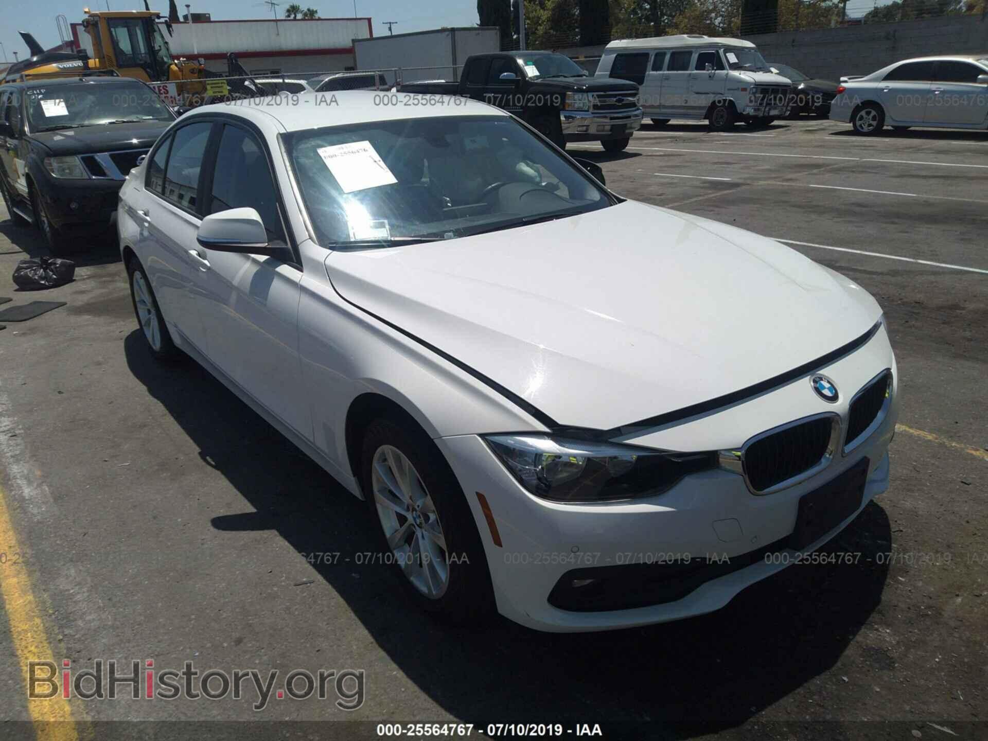 Photo WBA8E1G56GNT37228 - BMW 320 2016