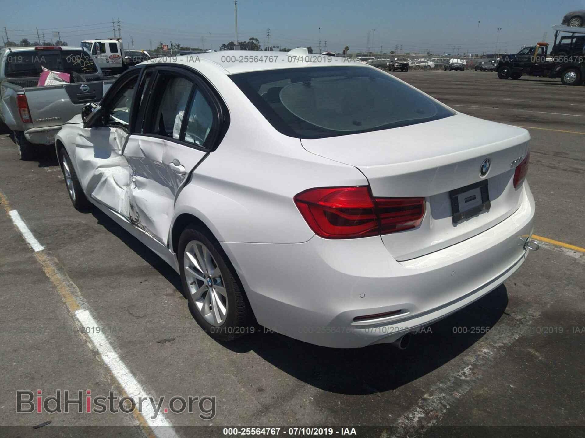 2016 BMW 320 - VIN: WBA8E1G56GNT37228 - Photo 3