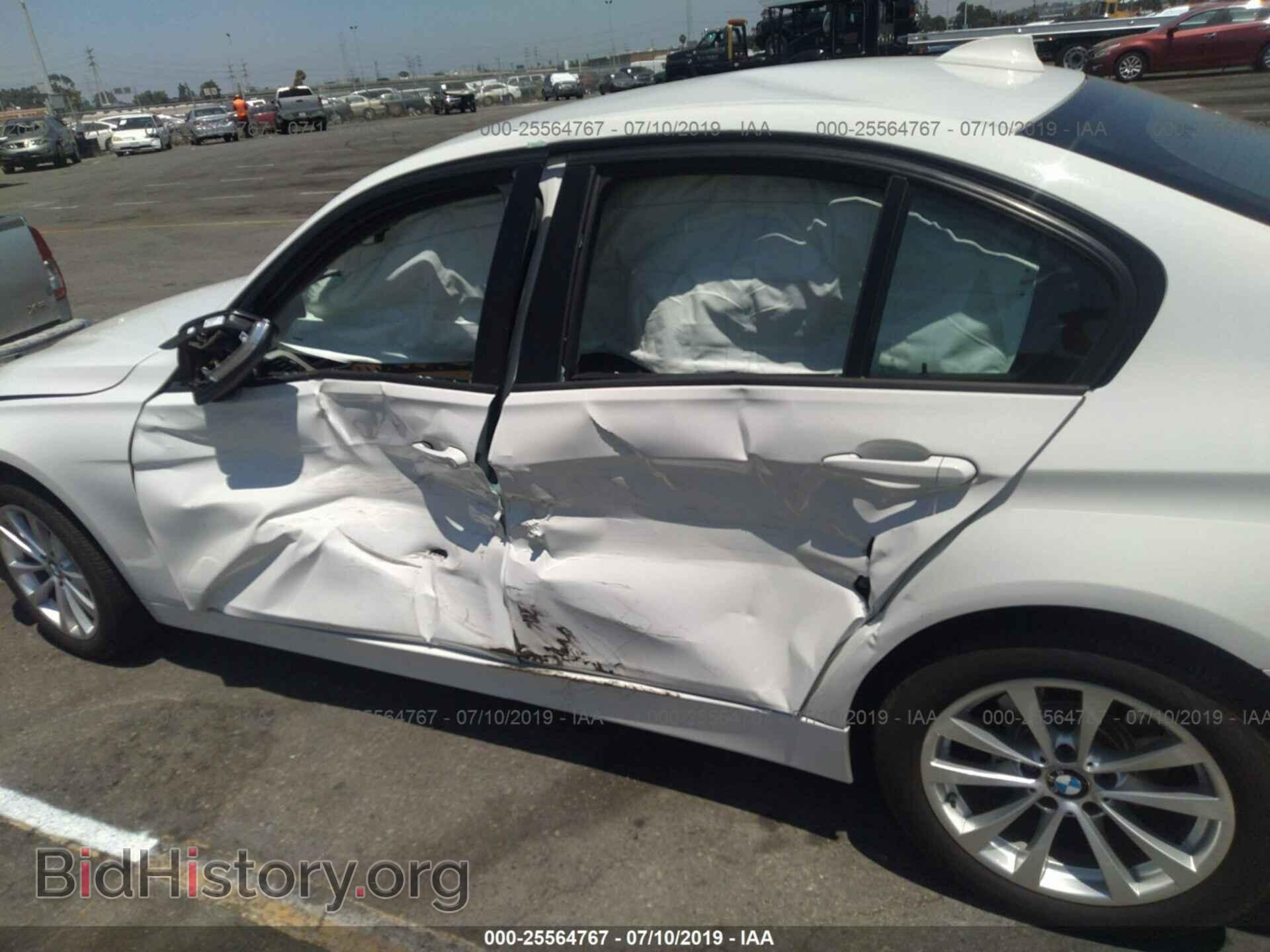 2016 BMW 320 - VIN: WBA8E1G56GNT37228 - Photo 6