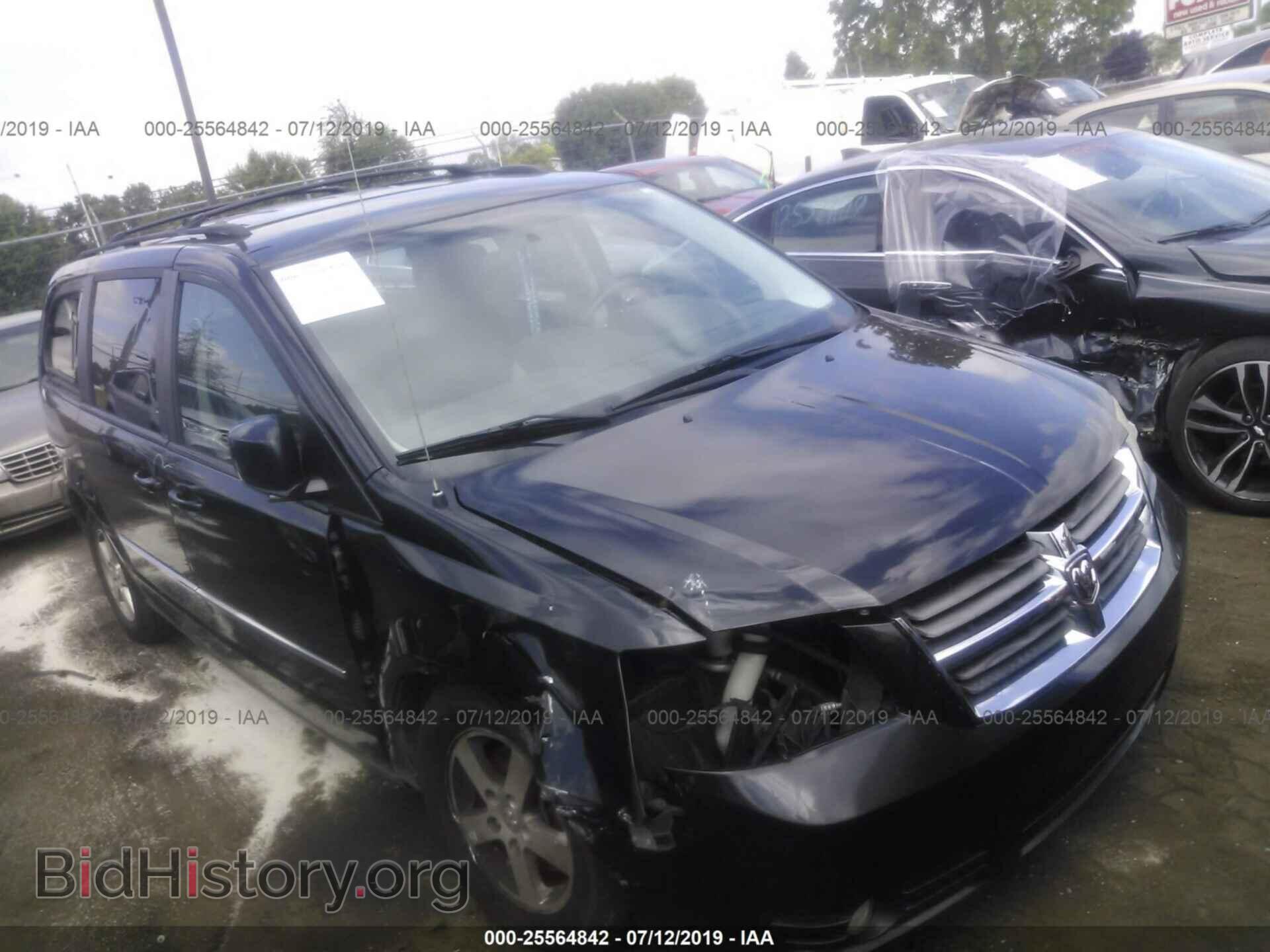 Photo 2D4RN5D12AR107991 - DODGE GRAND CARAVAN 2010