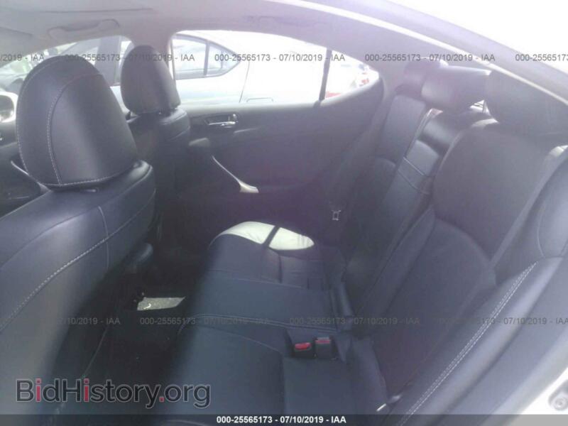 2011 Lexus IS (VIN JTHBF5C26B5136252) — фото 8 из 10