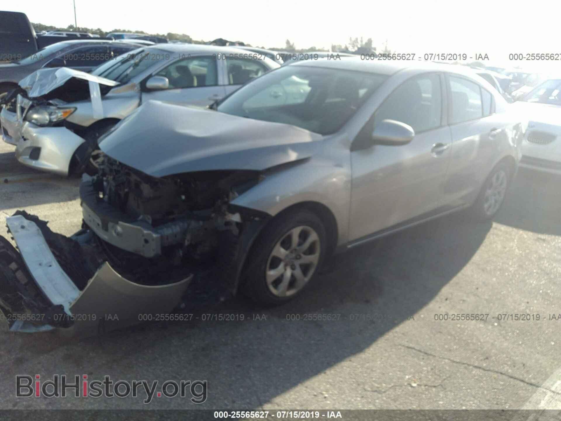 2011 MAZDA 3 - VIN: JM1BL1UF2B1469124 - Фото 2