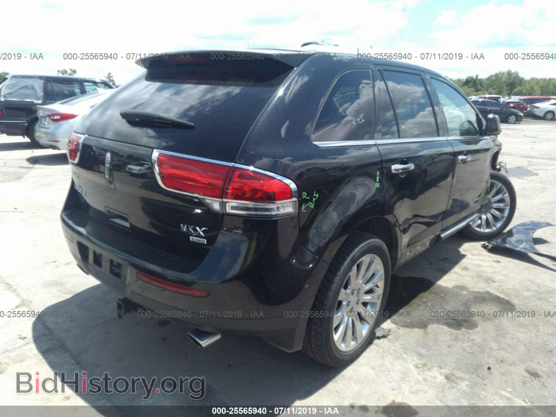 2011 LINCOLN MKX - VIN: 2LMDJ8JK2BBJ00227 - Photo 4