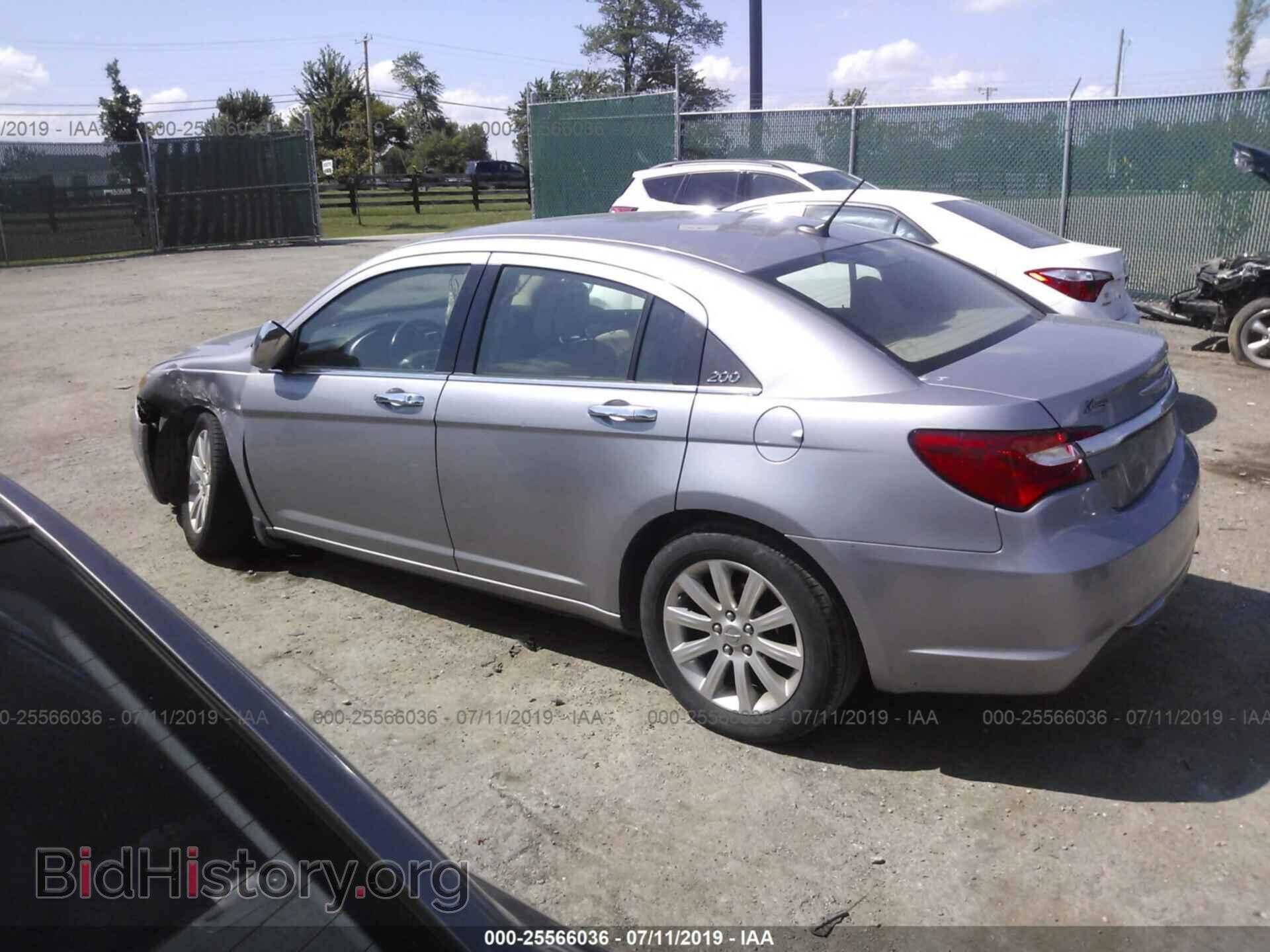 2013 CHRYSLER 200 - VIN: 1C3CCBCGXDN527758 - Фото 3