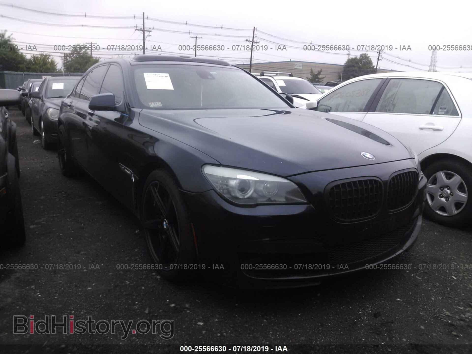 Photo WBAKC8C52CC434748 - BMW 750 2012