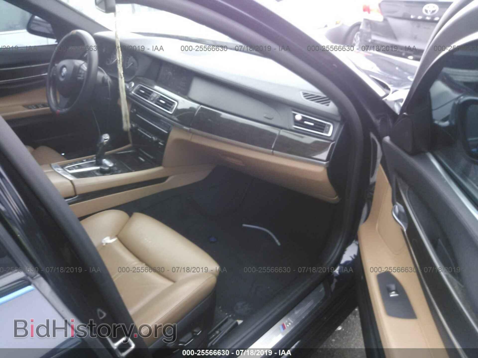 2012 BMW 750 - VIN: WBAKC8C52CC434748 - Фото 5