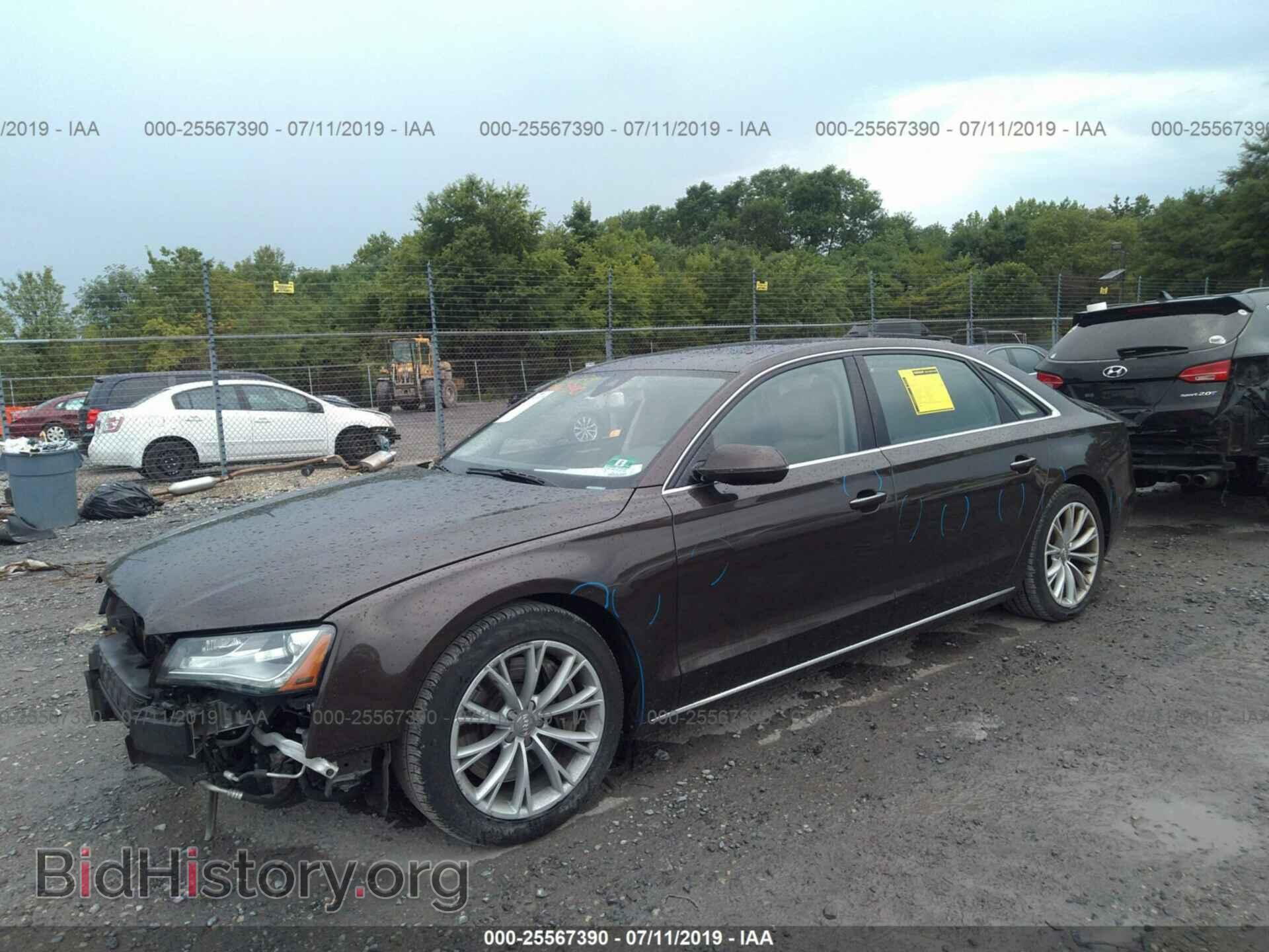 2011 AUDI A8 - VIN: WAURVAFD9BN026995 - Фото 2