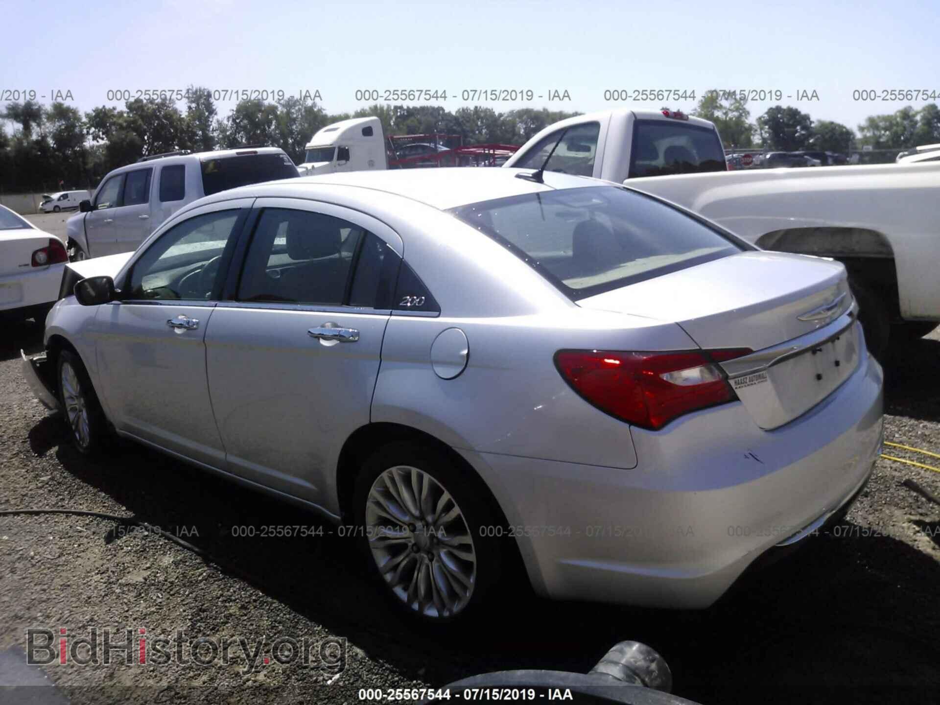 2011 CHRYSLER 200 - VIN: 1C3BC2FB8BN580256 - Фото 3