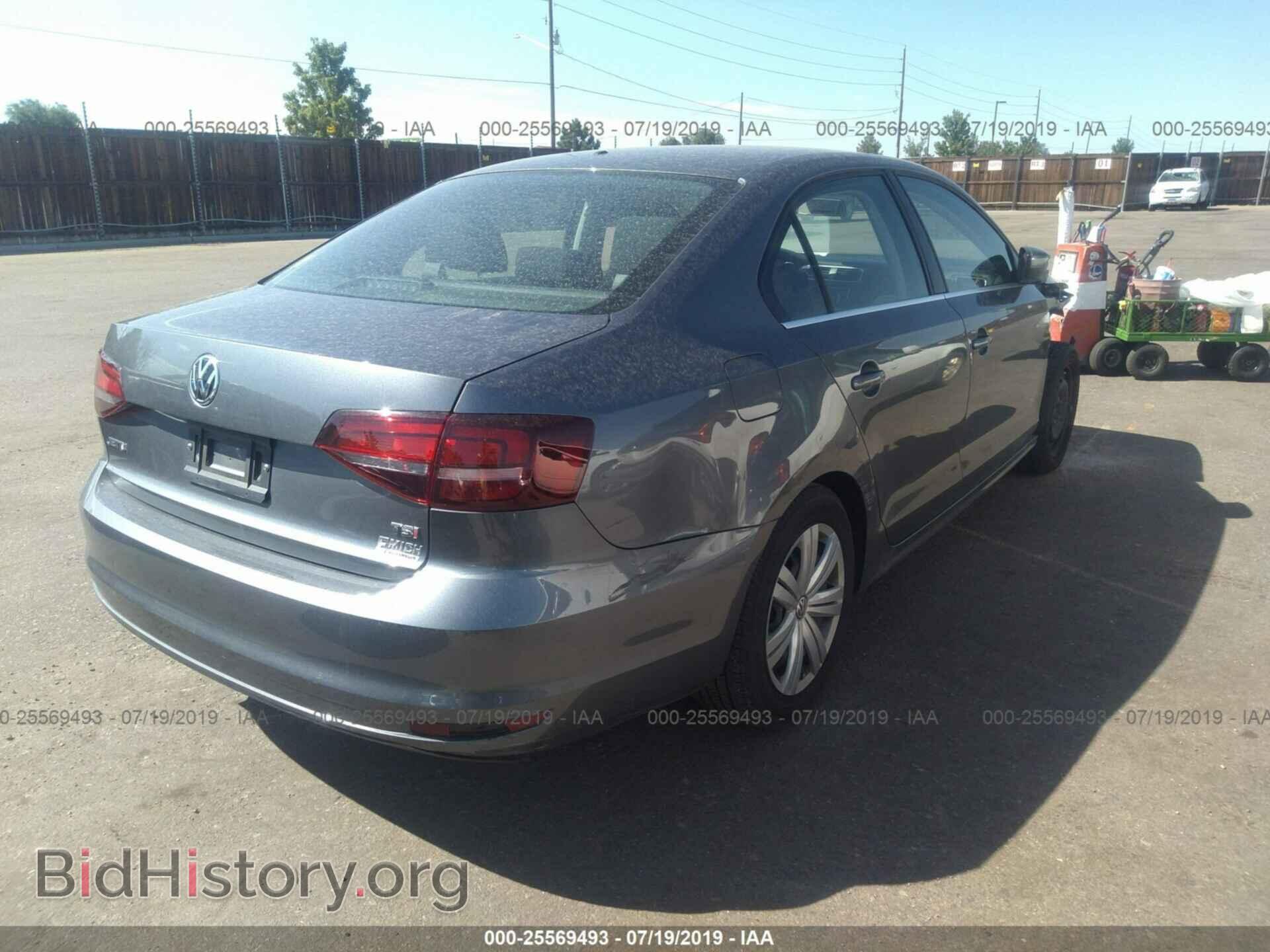 2017 VOLKSWAGEN JETTA - VIN: 3VW2B7AJ2HM399471 - Фото 4