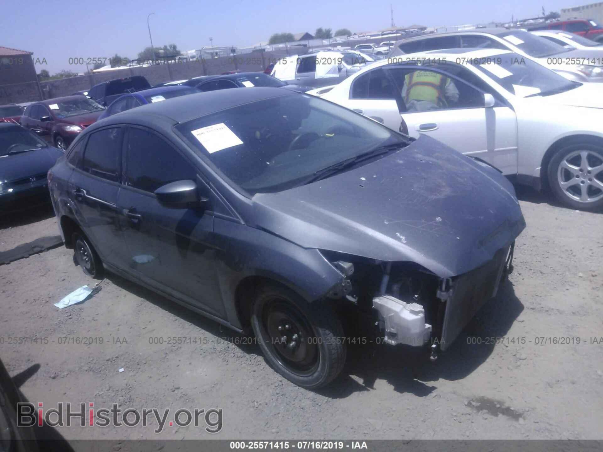 Photo 1FAHP3F27CL206823 - FORD FOCUS 2012