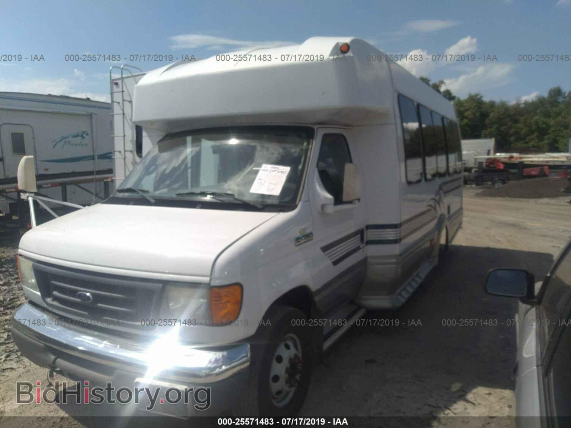 2006 FORD ECONOLINE - VIN: 1FDXE45P06DB13697 - Фото 2