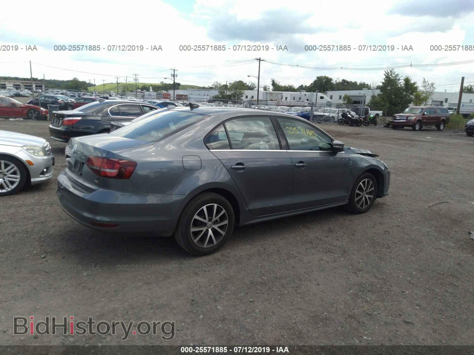 2017 VOLKSWAGEN JETTA - VIN: 3VWDB7AJ8HM217443 - Photo 4