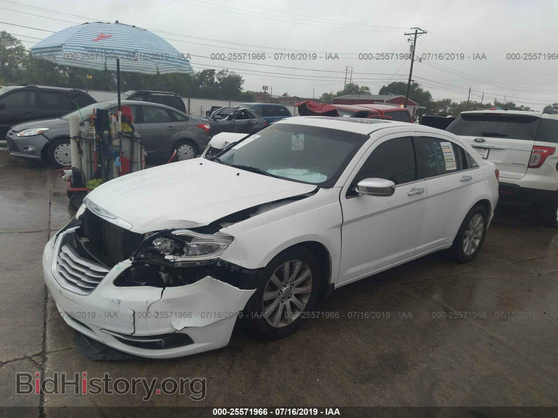 2014 CHRYSLER 200 - VIN: 1C3CCBCG4EN176640 - Photo 2