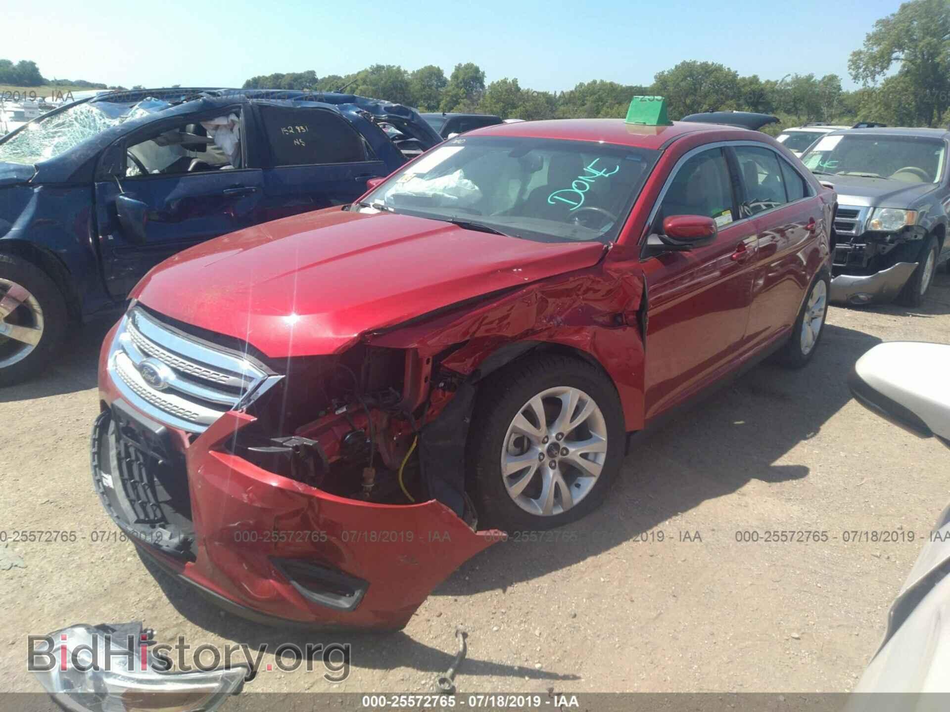 2011 FORD TAURUS - VIN: 1FAHP2EW8BG123813 - Фото 2
