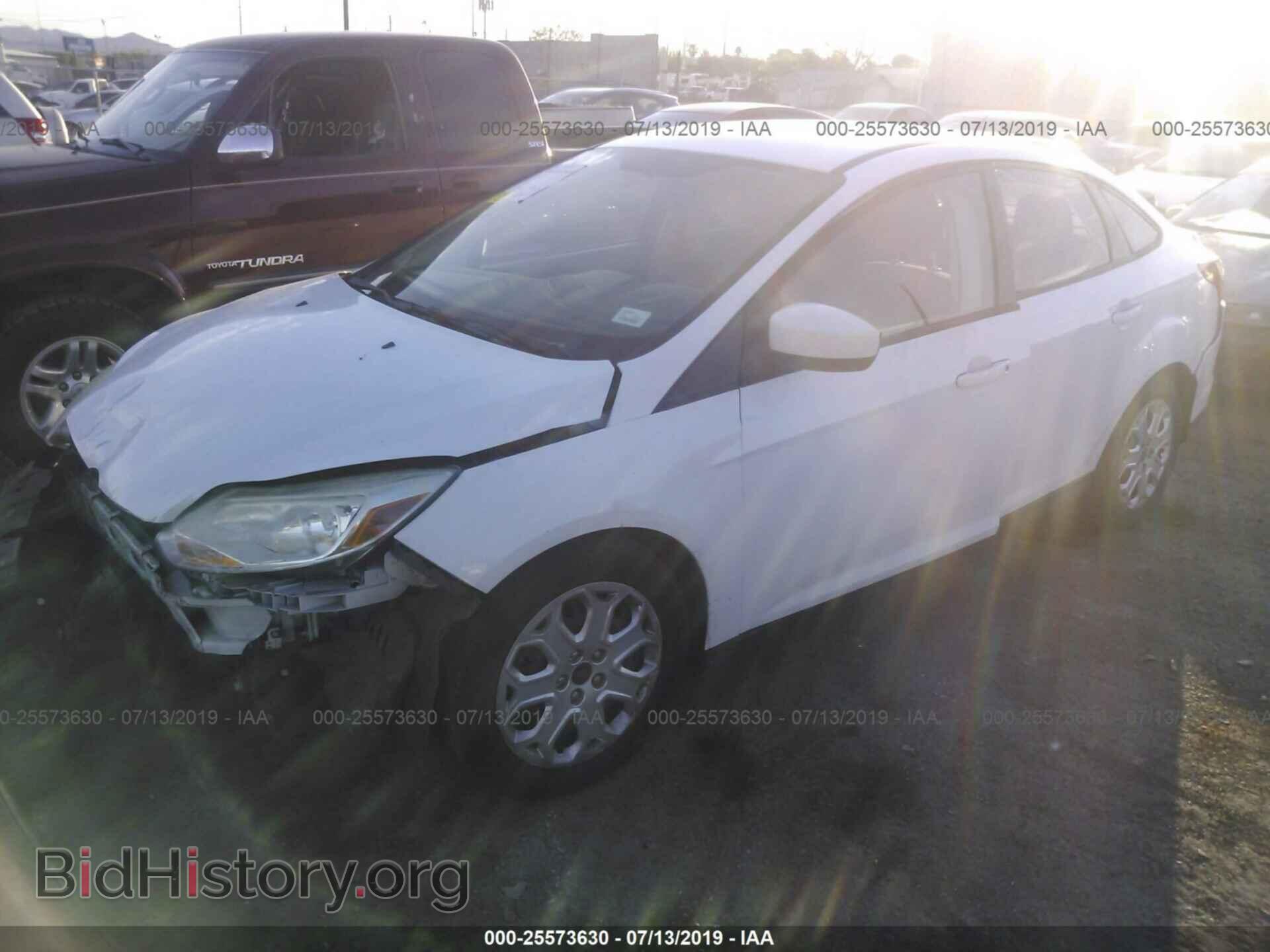 2012 FORD FOCUS - VIN: 1FAHP3F23CL196825 - Фото 2