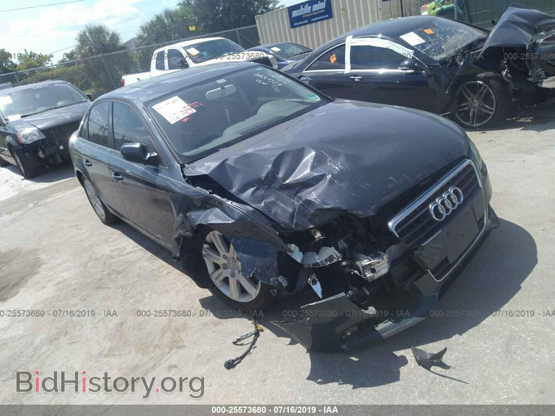 Фотография WAUAFAFL5AN015492 - AUDI A4 2010