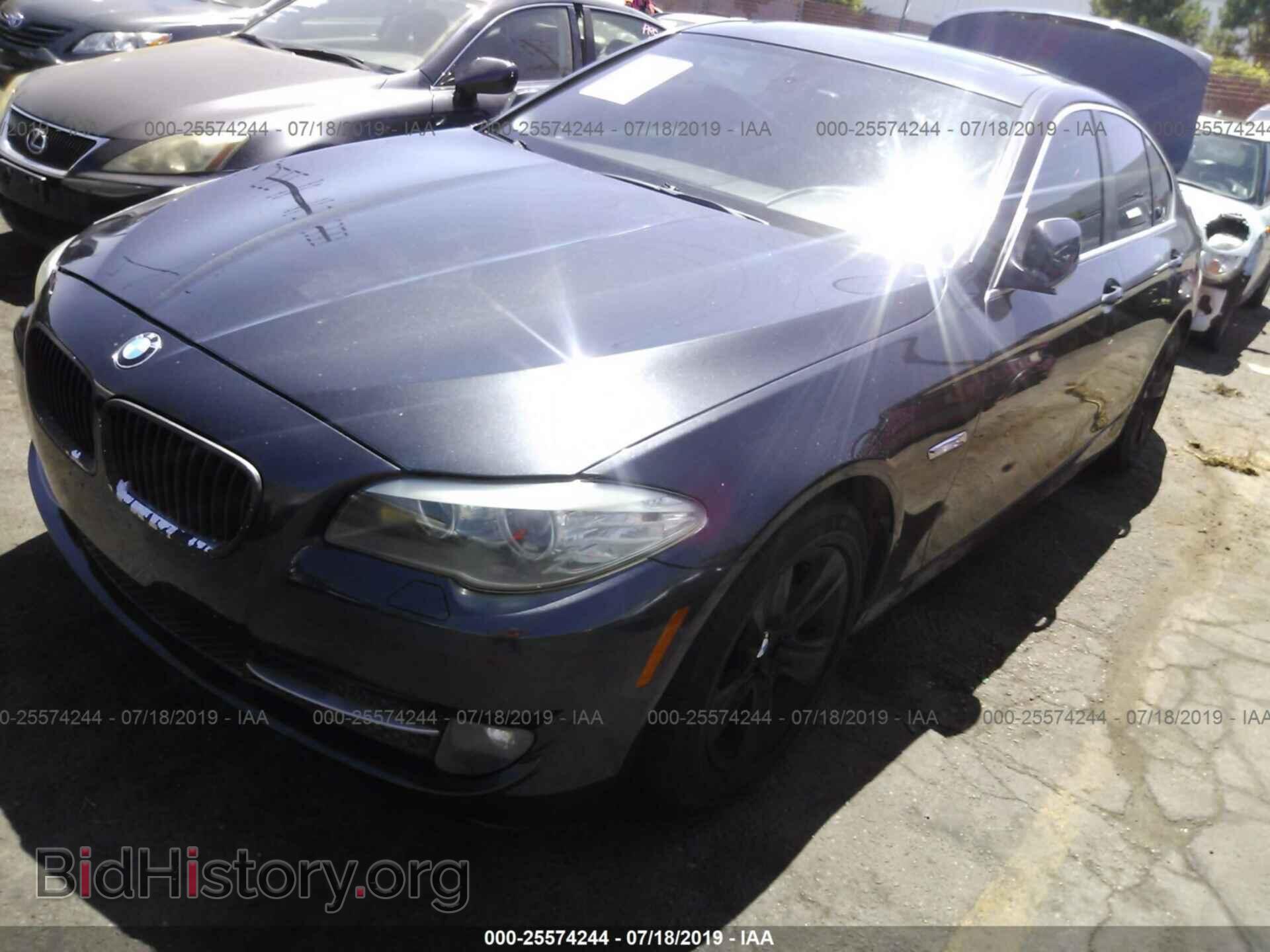 2011 BMW 528 - VIN: WBAFR1C53BC739567 - Фото 2