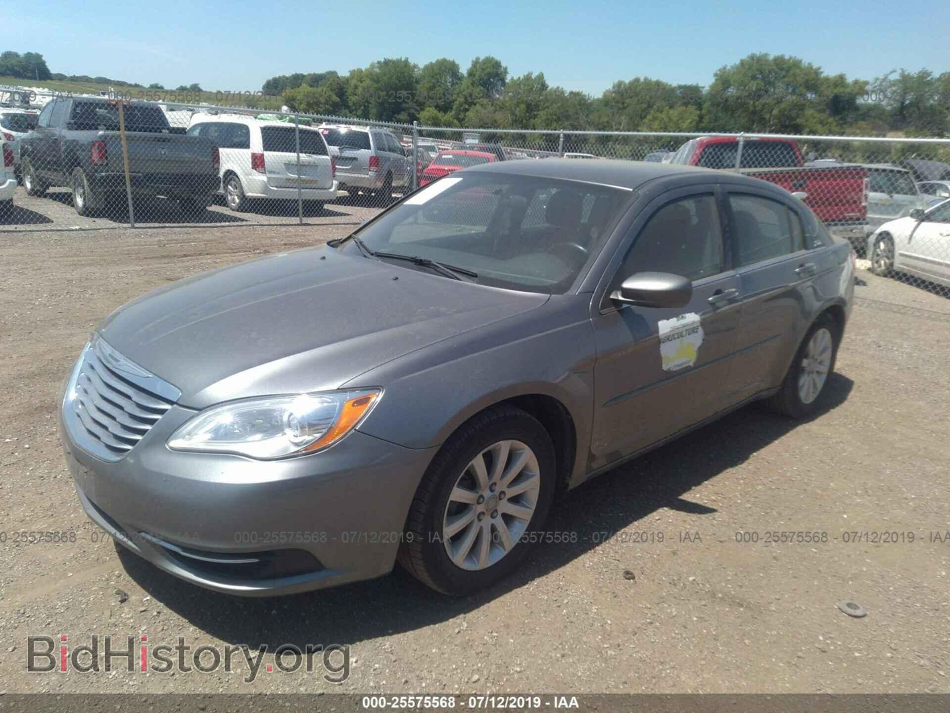 2013 CHRYSLER 200 - VIN: 1C3CCBBG5DN766040 - Фото 2