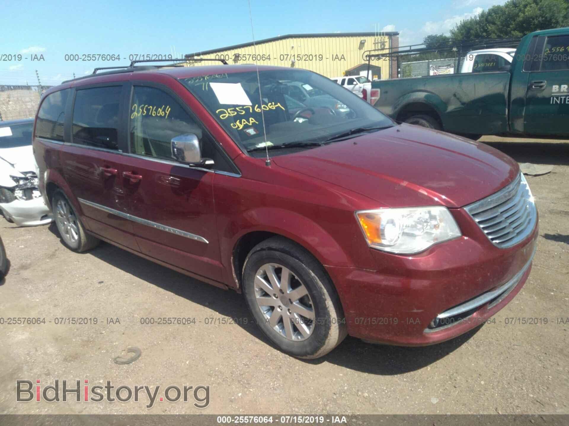 Photo 2A4RR8DG6BR609499 - CHRYSLER TOWN & COUNTRY 2011