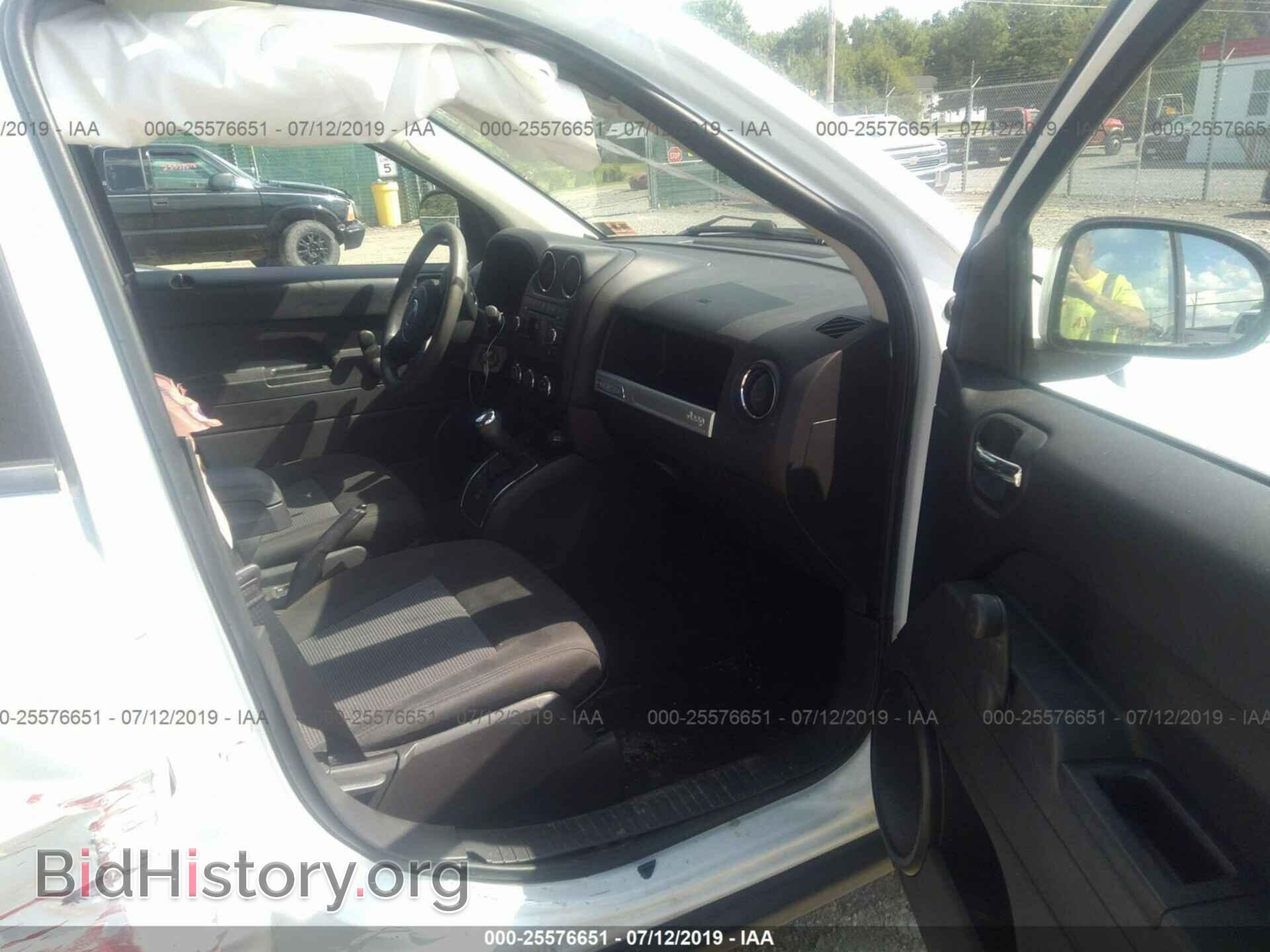 2014 JEEP COMPASS - VIN: 1C4NJDBB2ED586208 - Фото 5