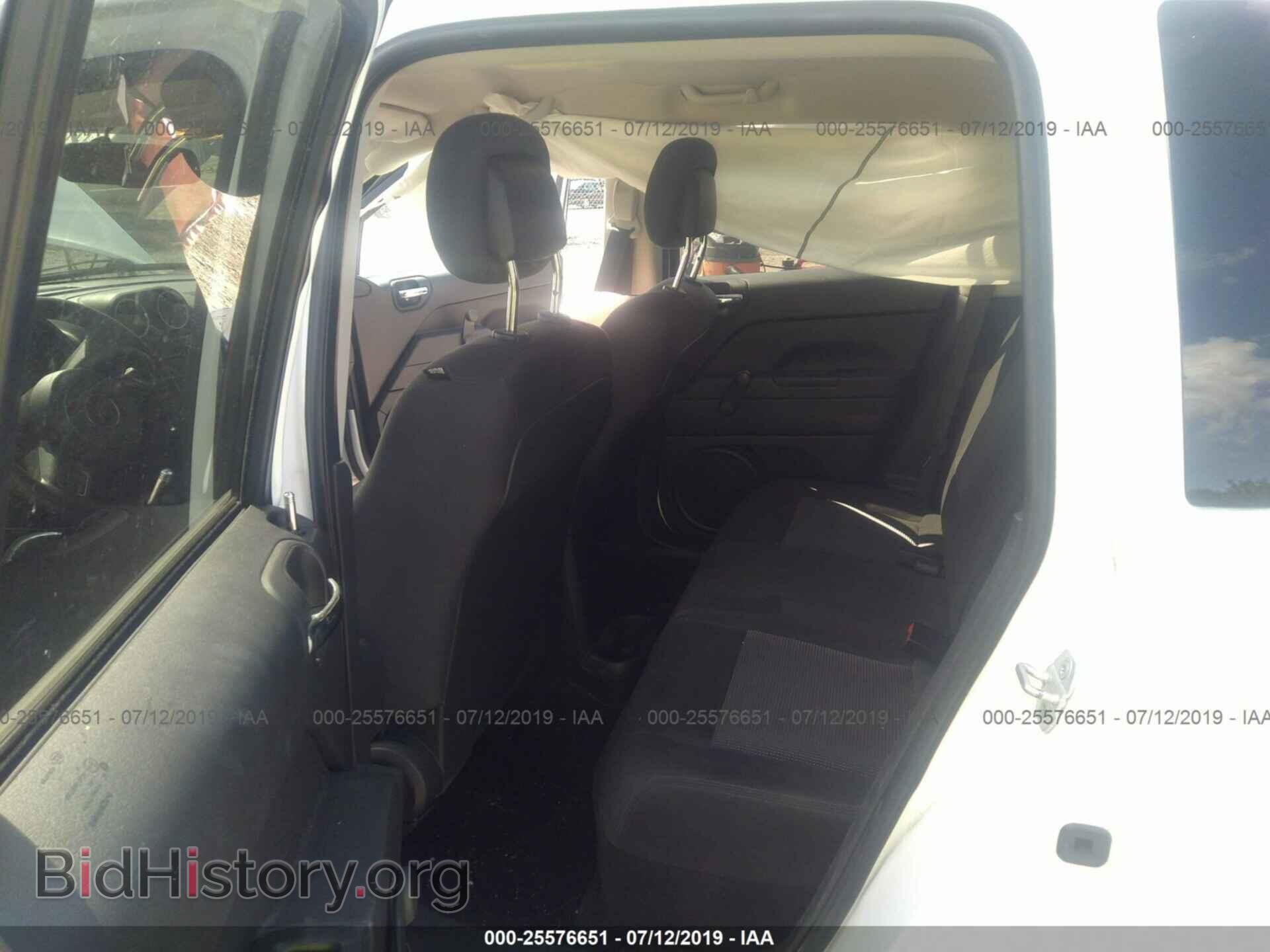2014 JEEP COMPASS - VIN: 1C4NJDBB2ED586208 - Фото 8