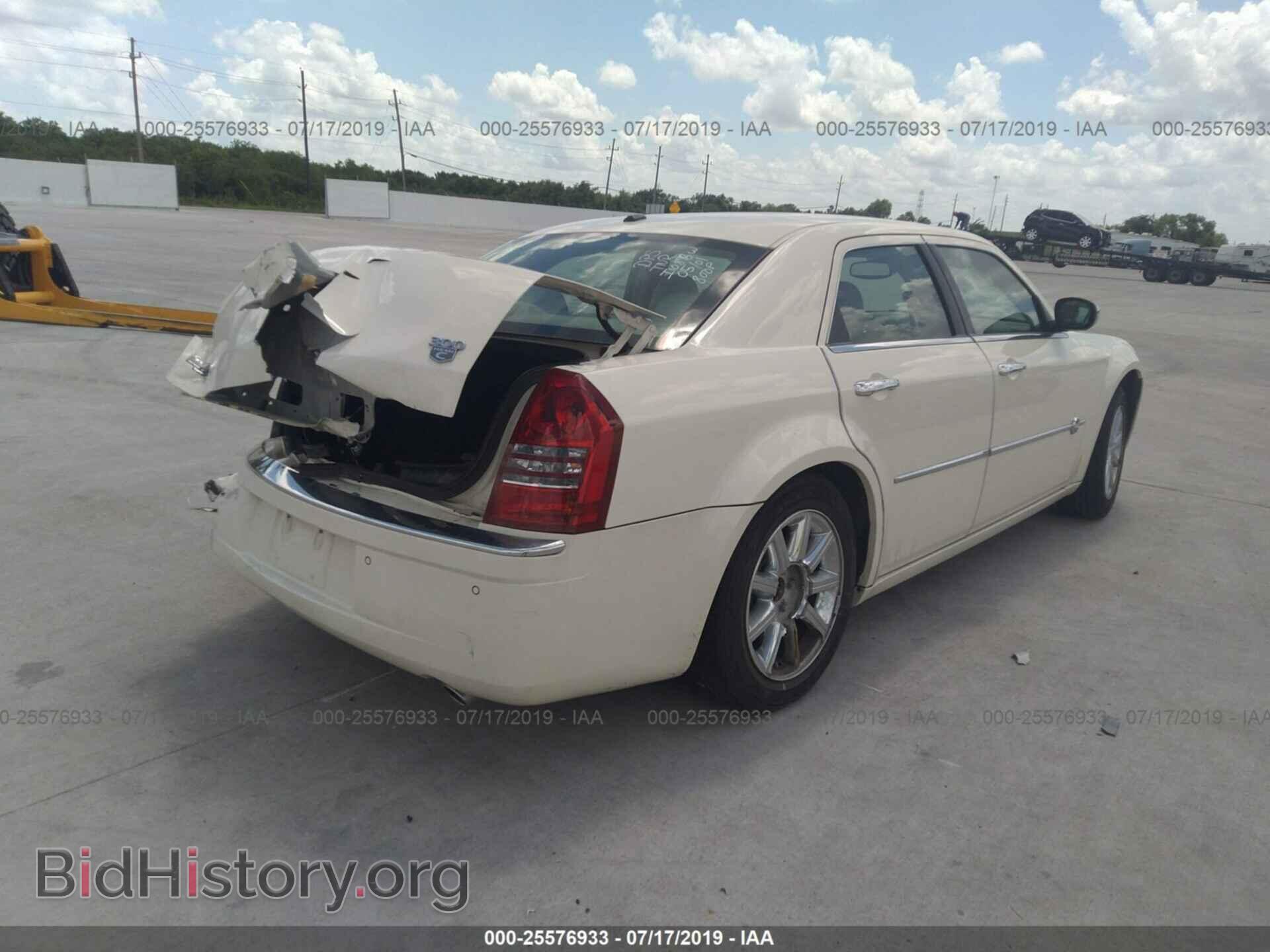 2007 CHRYSLER 300C - VIN: 2C3LA63HX7H762809 - Фото 4