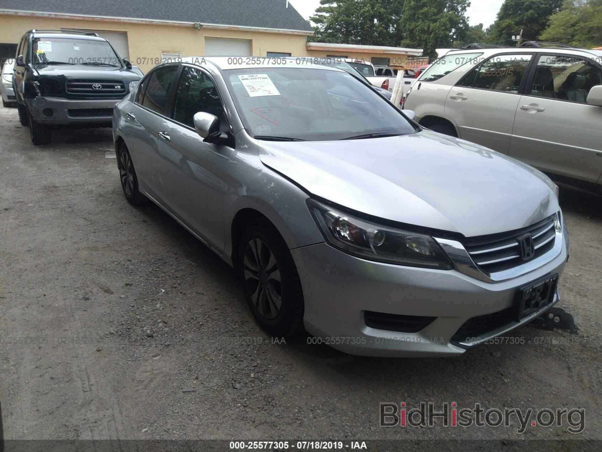 Photo 1HGCR2F36DA151975 - HONDA ACCORD 2013