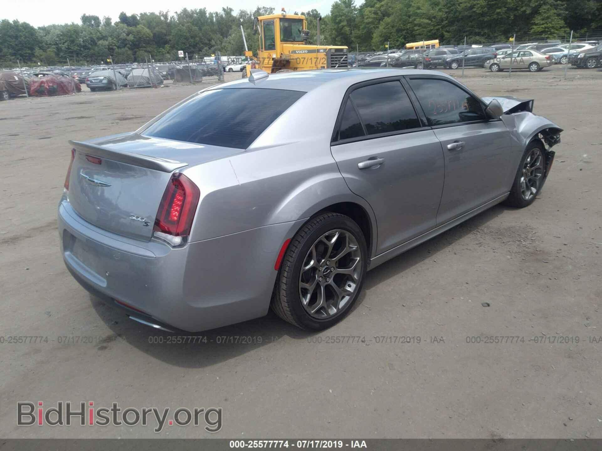 2018 CHRYSLER 300 - VIN: 2C3CCABG3JH269602 - Фото 4