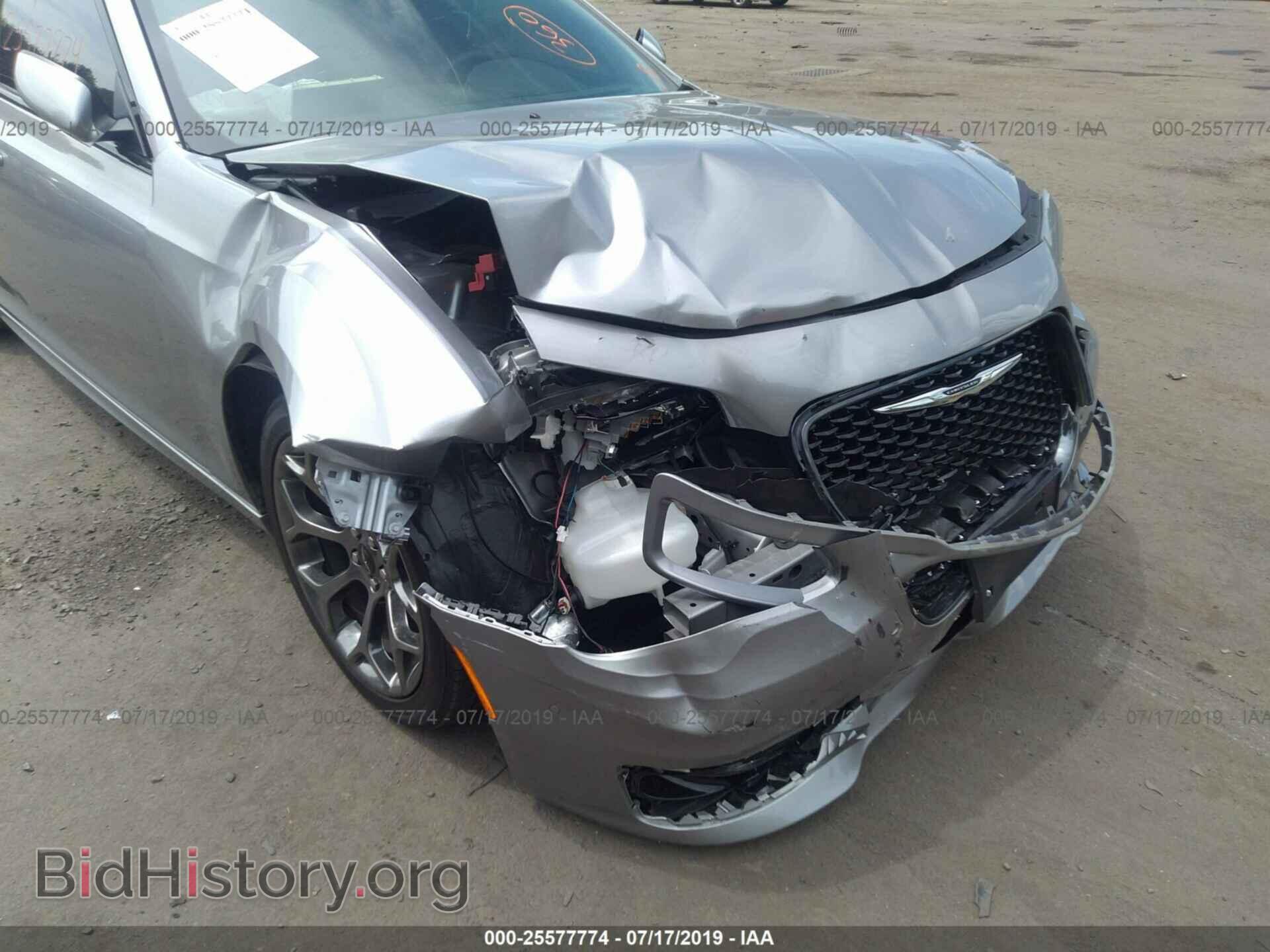 2018 CHRYSLER 300 - VIN: 2C3CCABG3JH269602 - Фото 6
