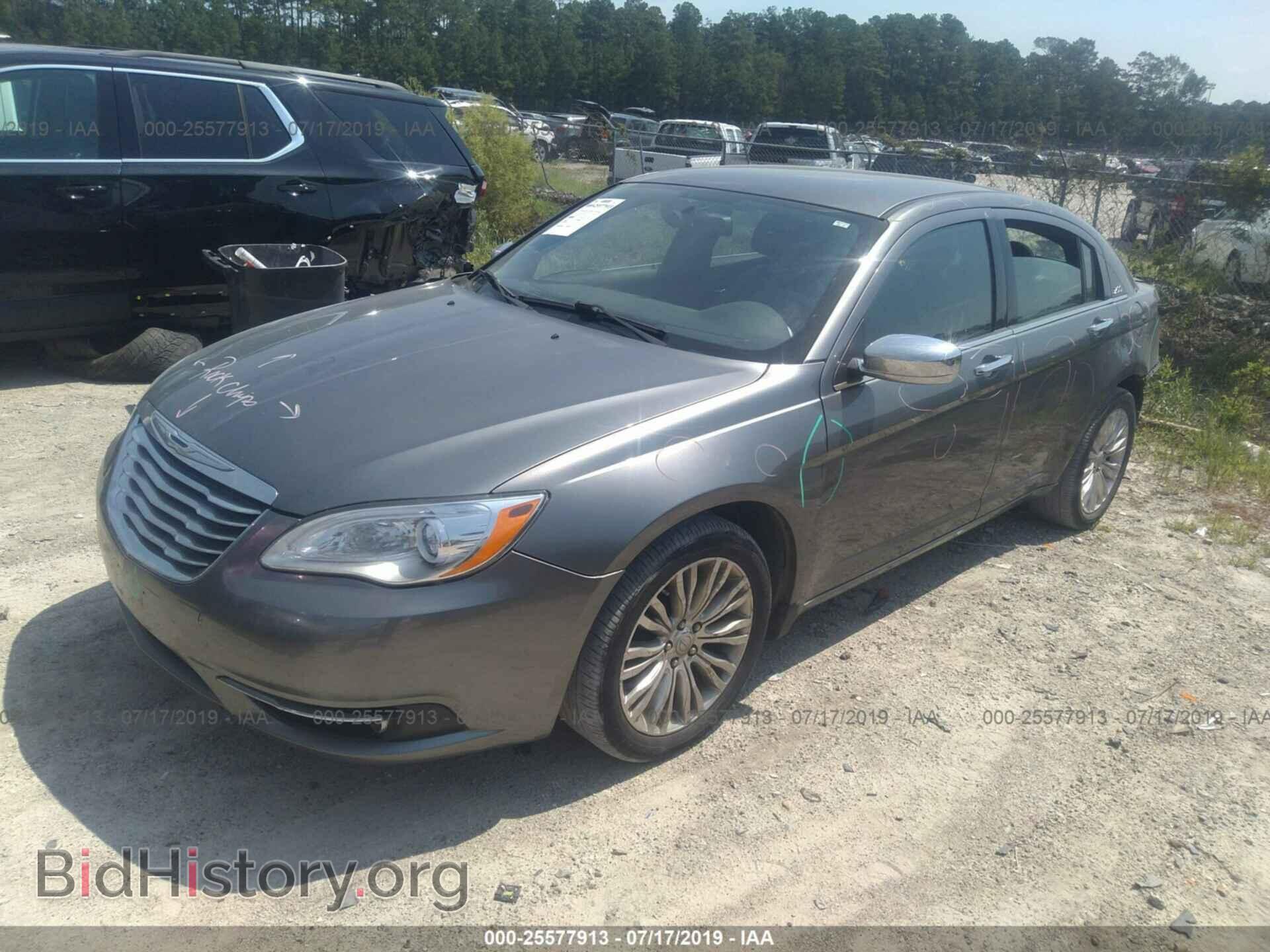 2012 CHRYSLER 200 - VIN: 1C3CCBCB0CN301585 - Photo 2