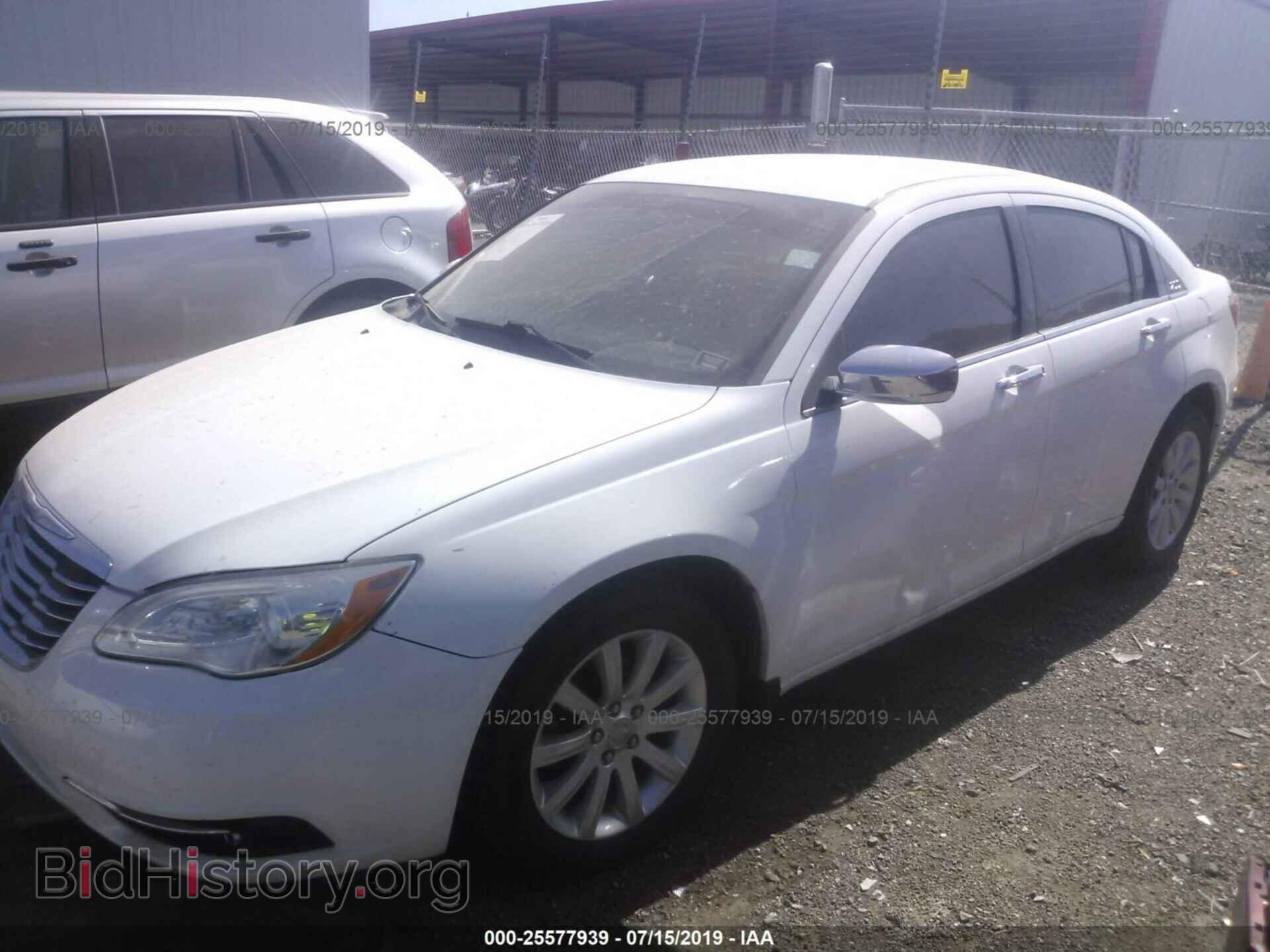 2014 CHRYSLER 200 - VIN: 1C3CCBCG4EN128278 - Фото 2