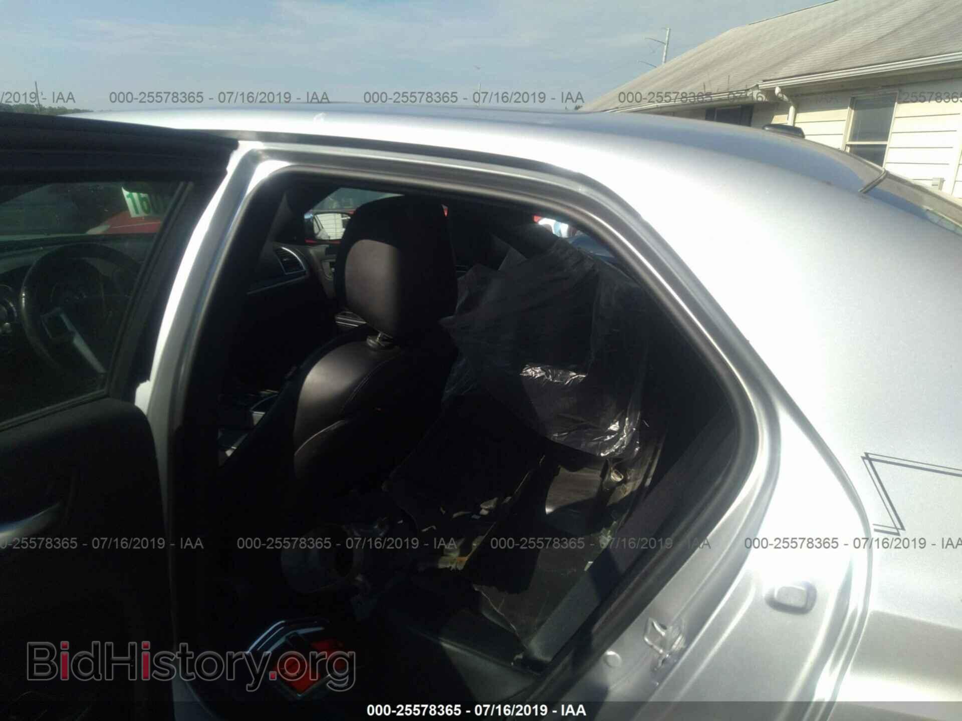 2012 CHRYSLER 300C - VIN: 2C3CCAET0CH197706 - Фото 8