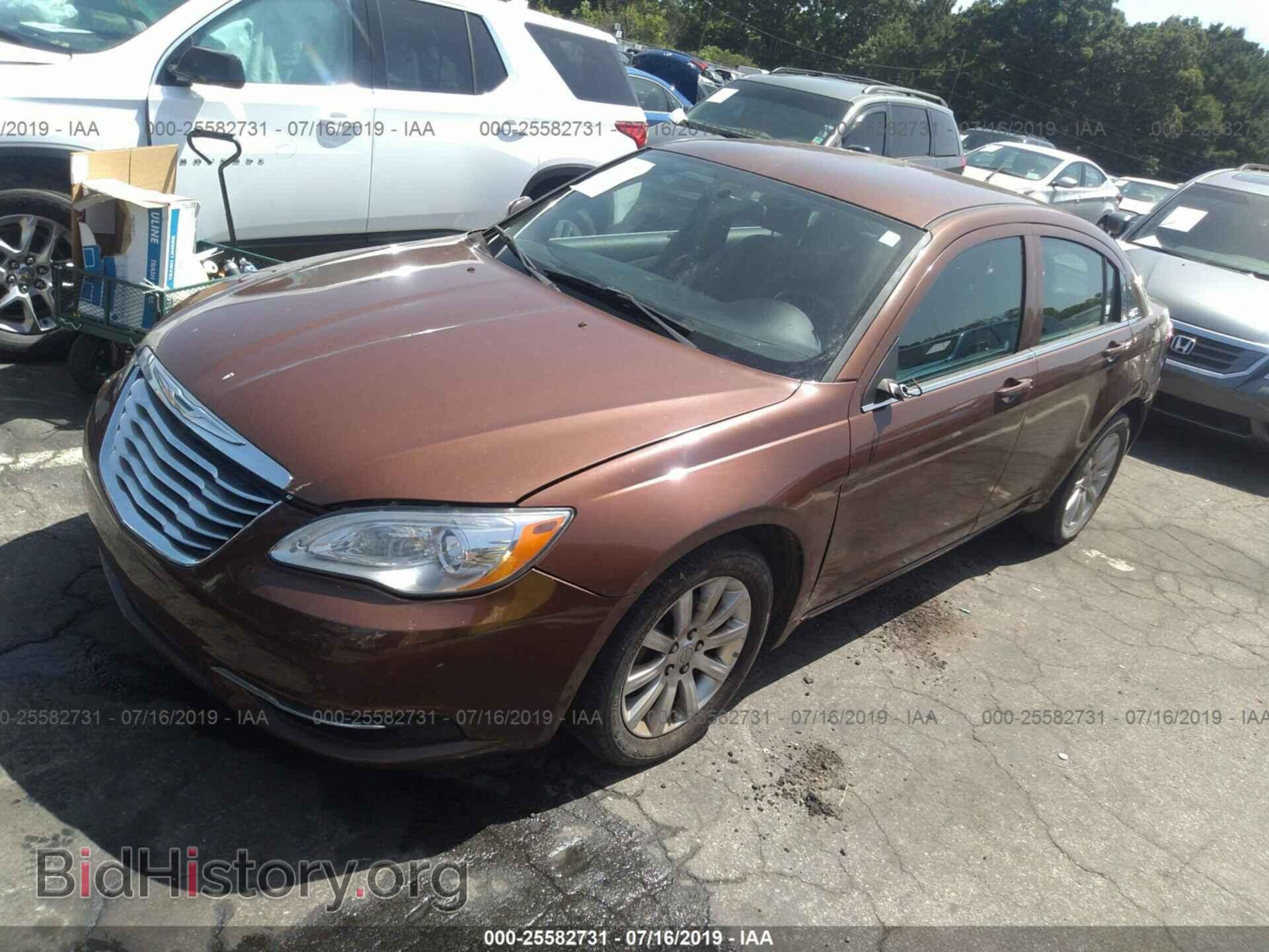 2012 CHRYSLER 200 - VIN: 1C3CCBBG6CN241907 - Фото 2