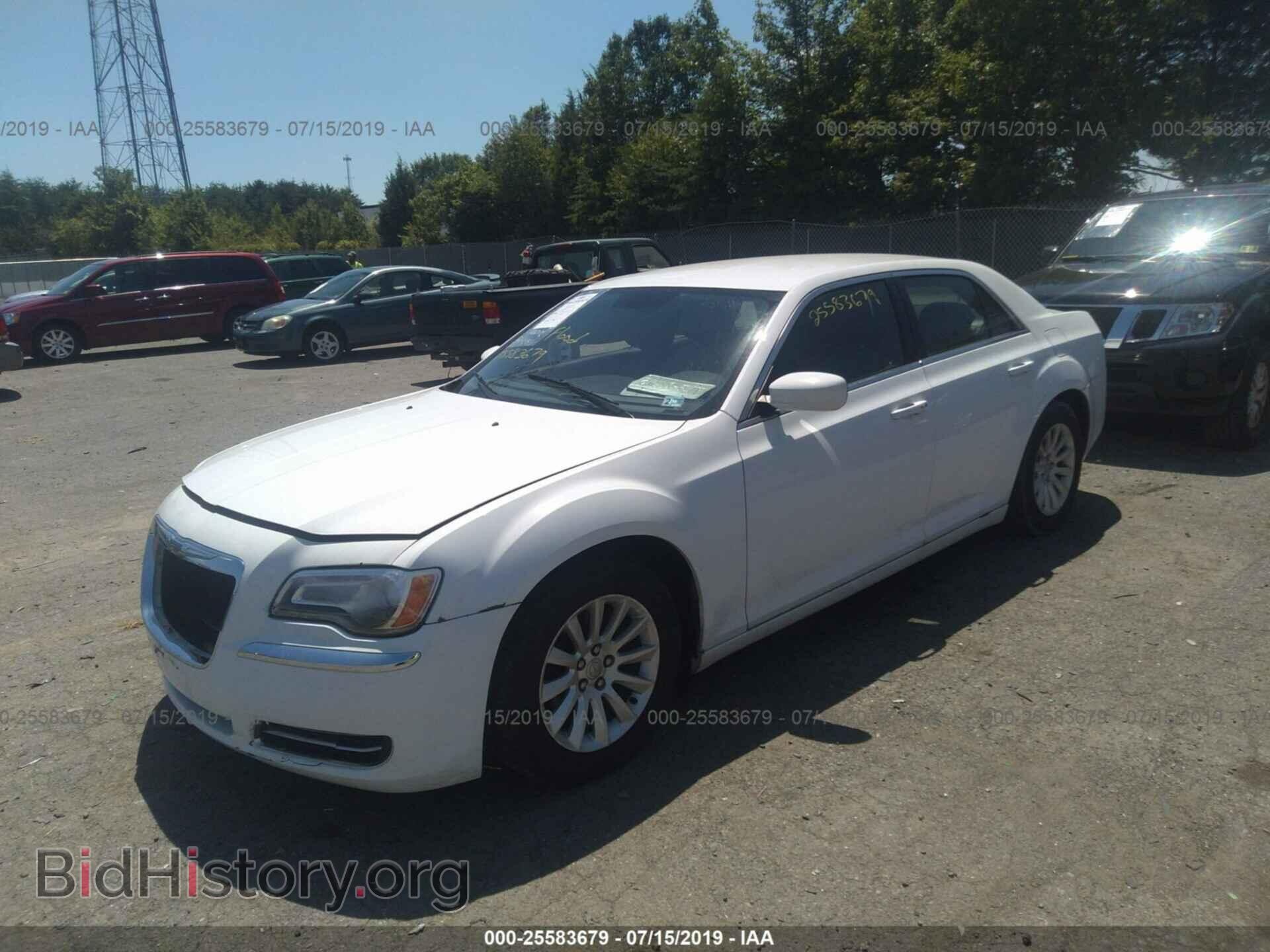 2013 CHRYSLER 300 - VIN: 2C3CCAAGXDH608930 - Photo 2