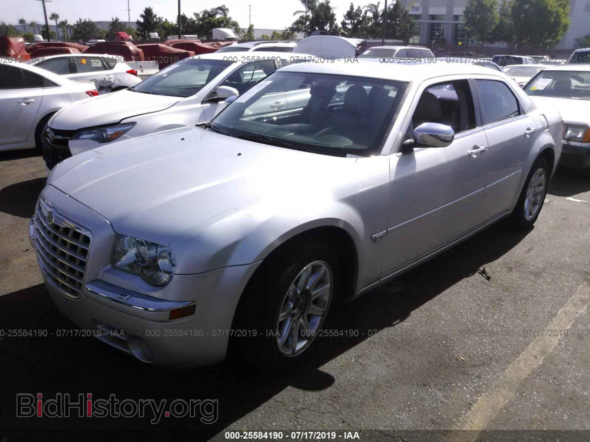 2005 CHRYSLER 300C - VIN: 2C3AA63H75H530866 - Фото 2