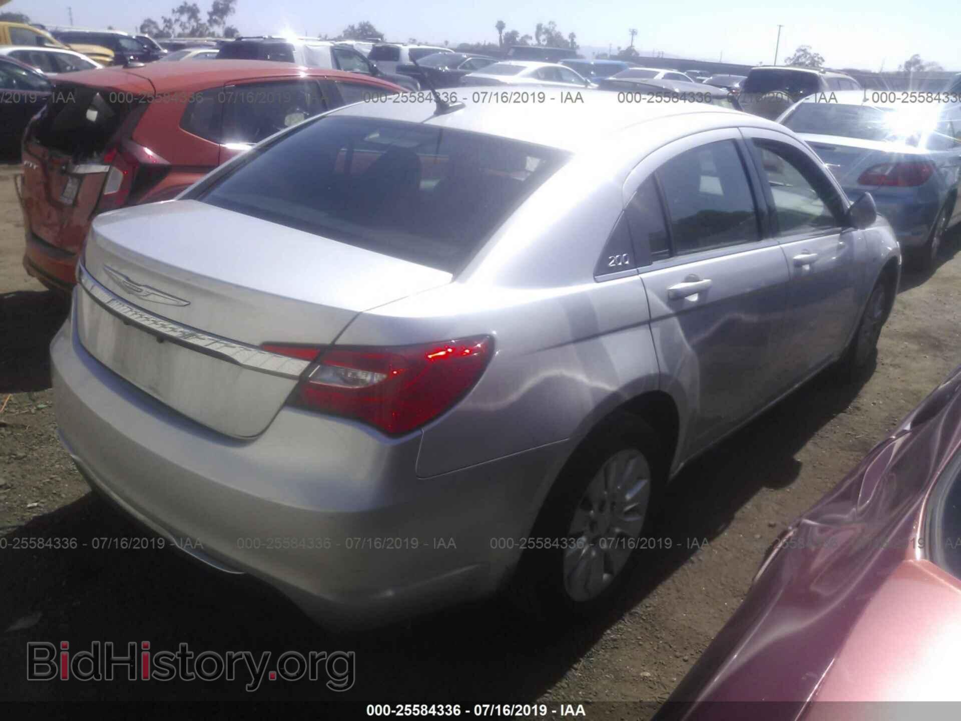 2012 CHRYSLER 200 - VIN: 1C3CCBAB2CN282038 - Фото 4