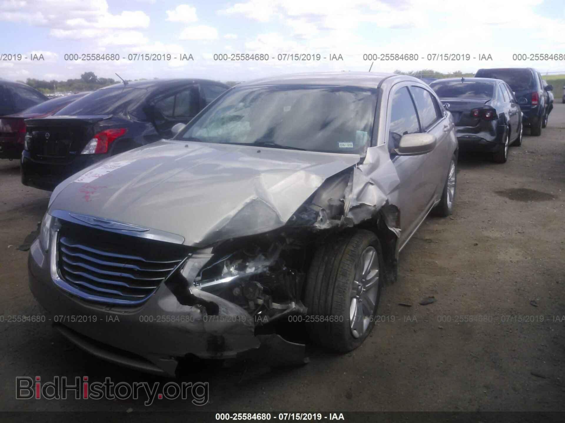 2013 CHRYSLER 200 - VIN: 1C3CCBBB1DN600781 - Photo 2