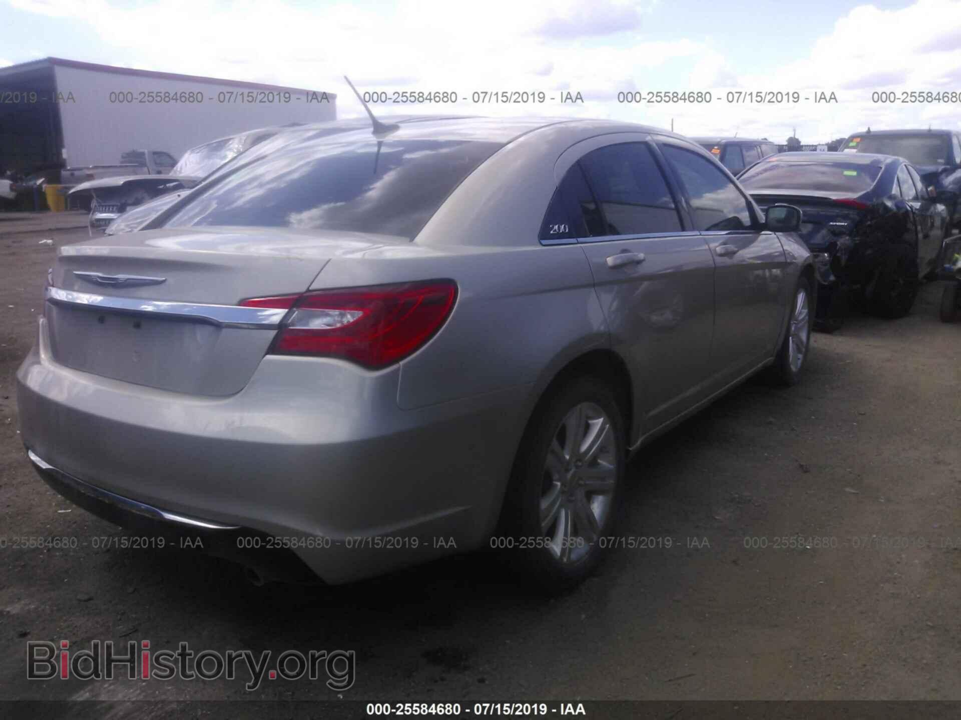 2013 CHRYSLER 200 - VIN: 1C3CCBBB1DN600781 - Photo 4