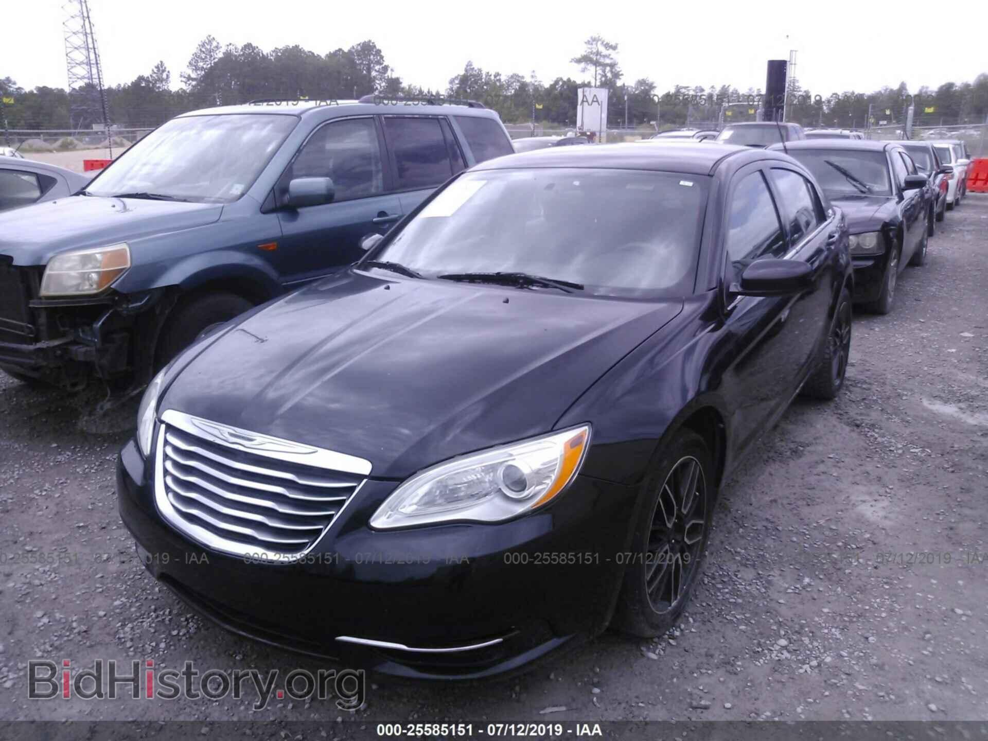 2013 CHRYSLER 200 - VIN: 1C3CCBAB6DN763413 - Фото 2