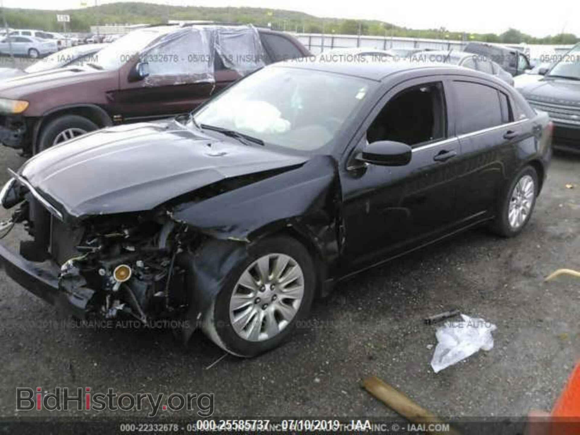 2013 CHRYSLER 200 - VIN: 1C3CCBAB9DN561102 - Фото 2