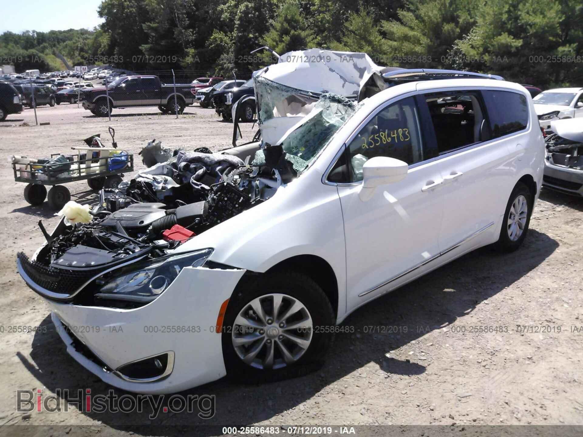 2018 CHRYSLER PACIFICA - VIN: 2C4RC1BG5JR110404 - Фото 2