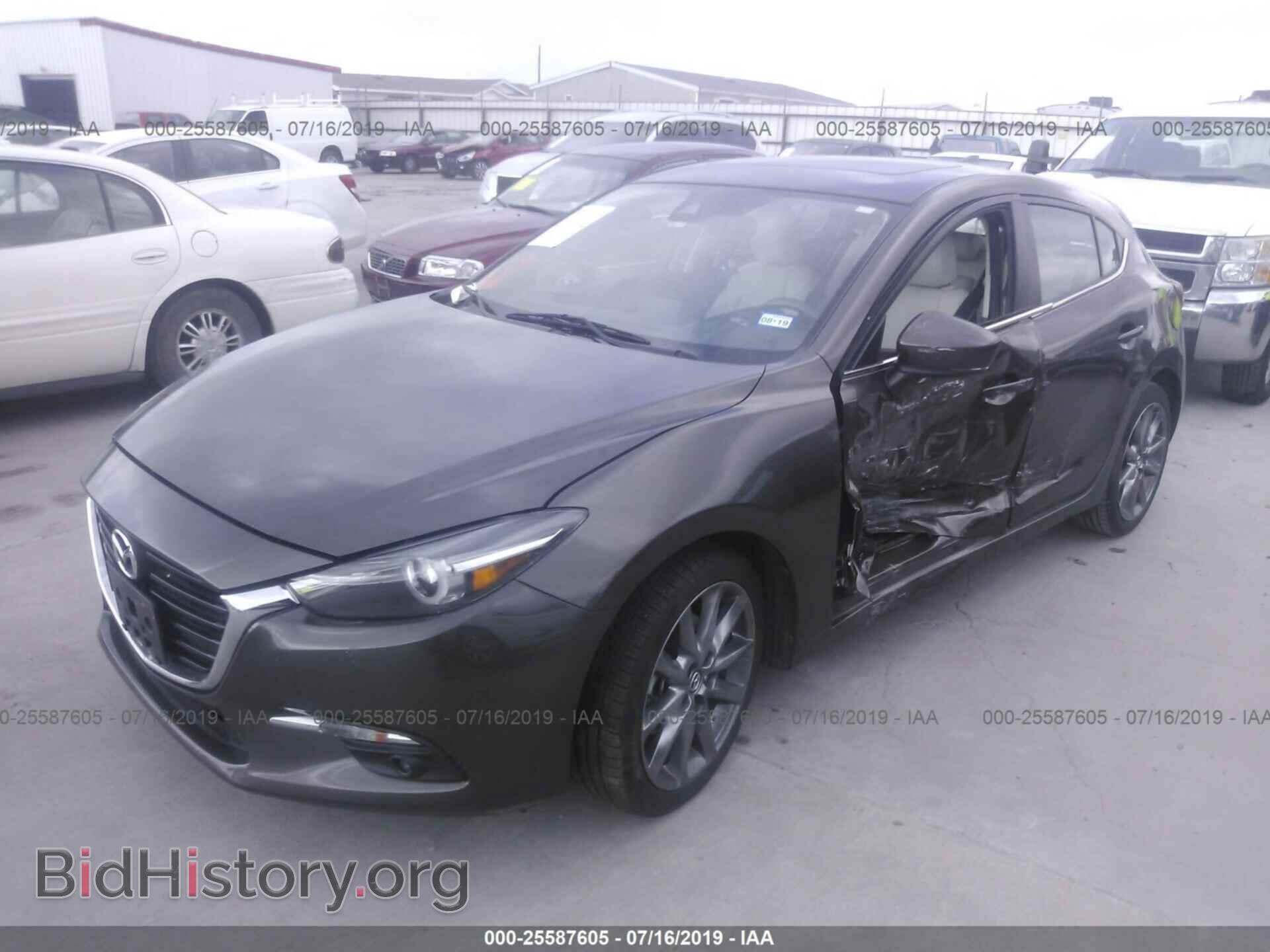2018 MAZDA 3 - VIN: 3MZBN1M33JM161202 - Фото 2